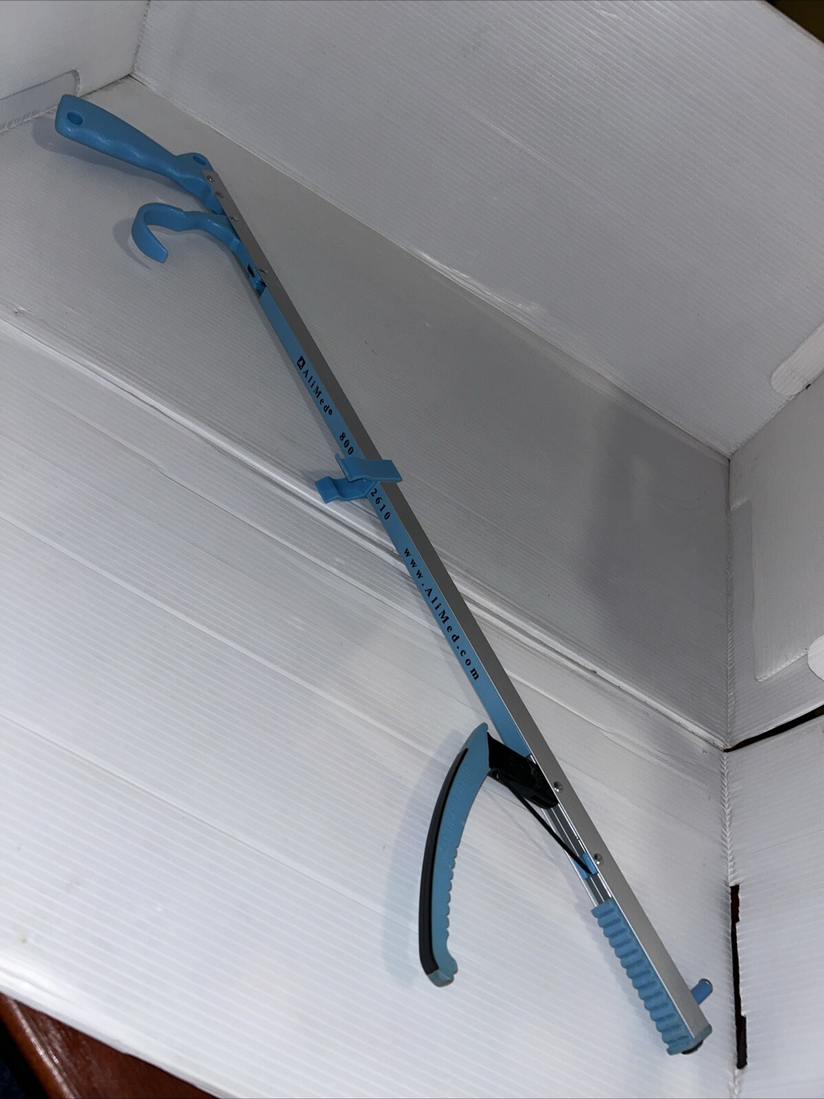 AliMed Deluxe Hip Reacher Grabber 26”