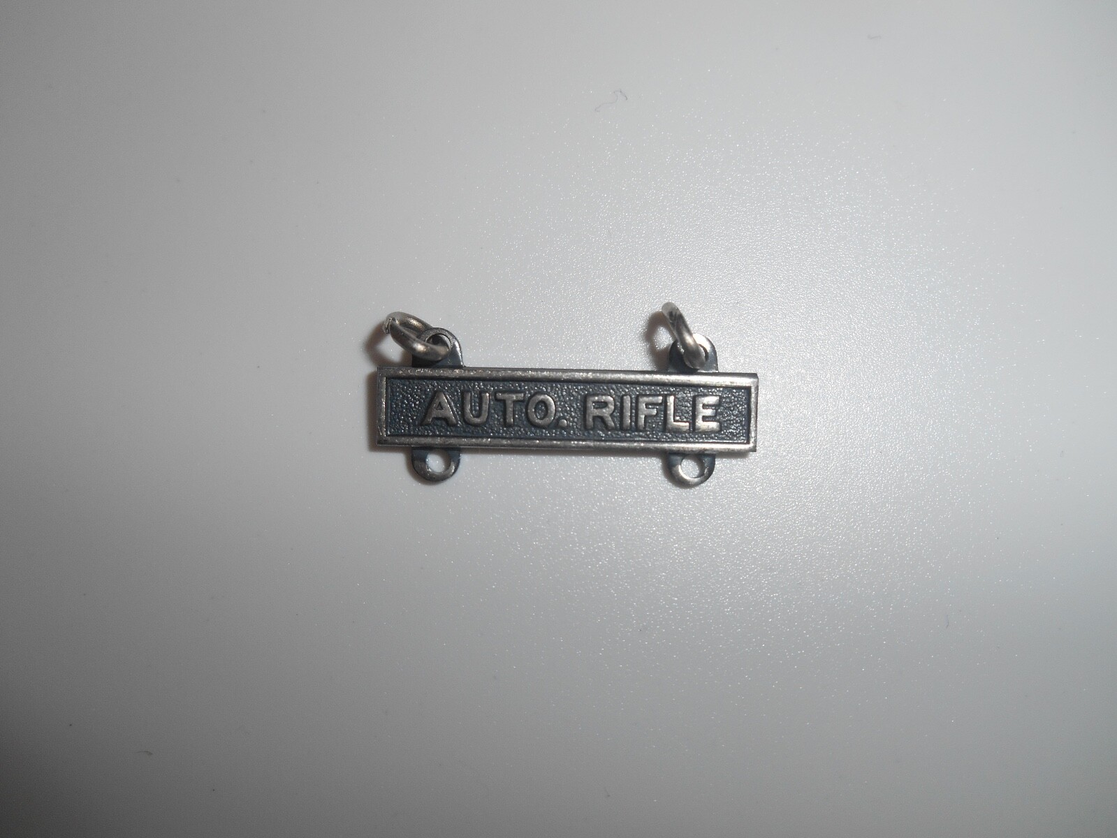 GENUINE U.S. ARMY QUALIFICATION BAR: AUTO RIFLE - SILVER OXIDIZED FINISH
