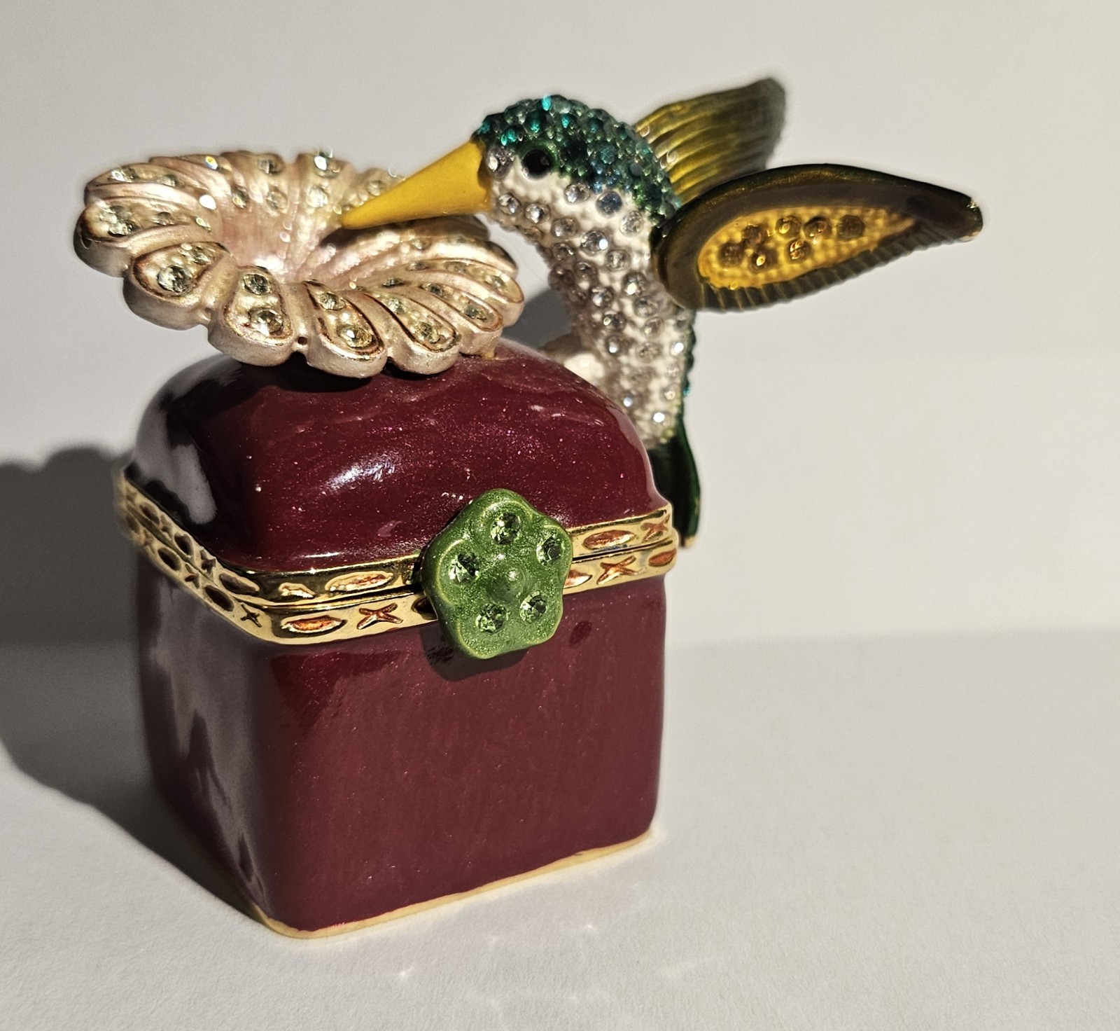 Rucinni Jeweled Hummingbird Red Trinket Box Magnetic Closure