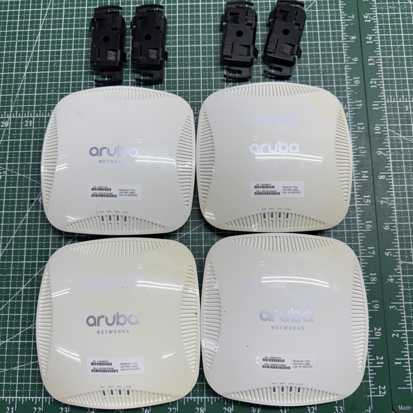 Lot of 4 Aruba AP-205 Instant Wireless Access Point APIN0205  with mounts