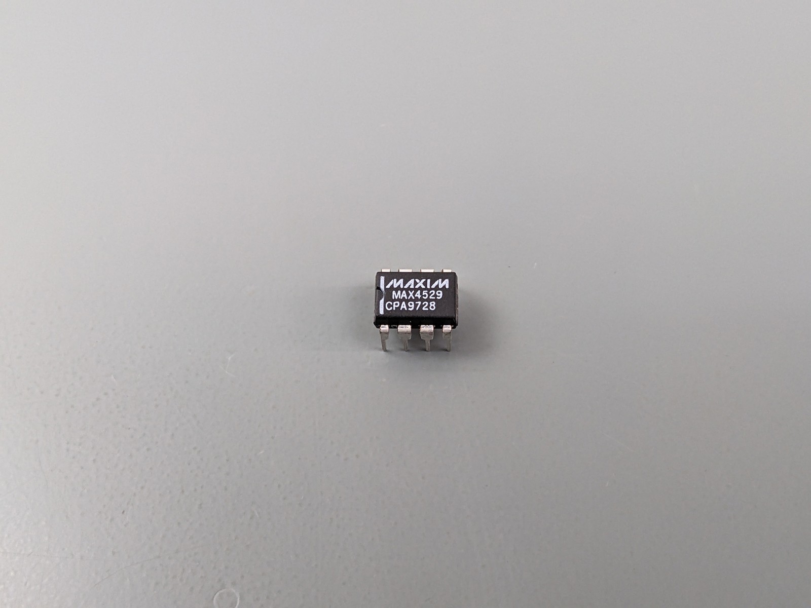 Maxim MAX4529 RF/Video Switch IC, Low-Voltage, Bidirectional