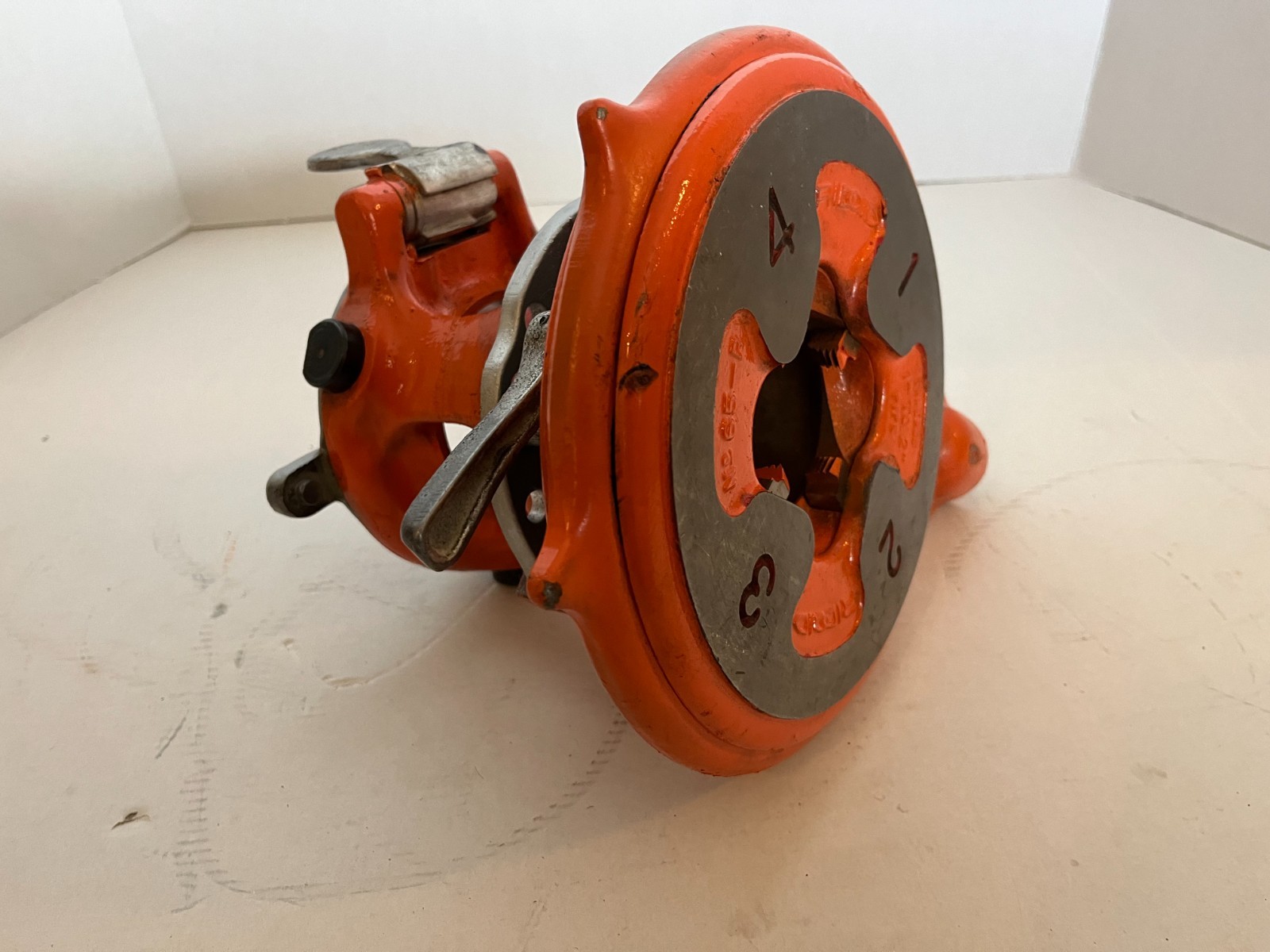 RIDGID No. 65-R Manual Pipe Threader Set  1"-2" Pipe