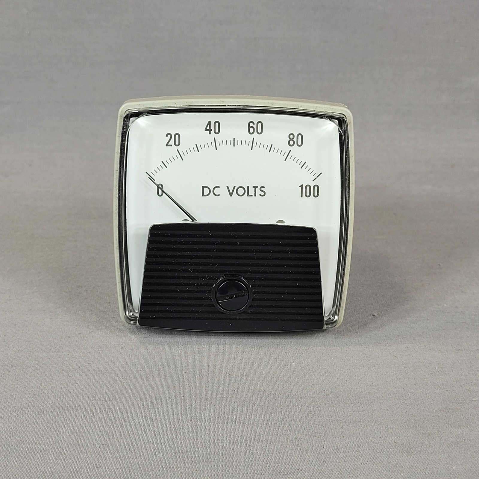 Yokogawa YEW 25422DPKPKBJAU 0-100V DC Voltmeter Analog Panel Meter USA Made
