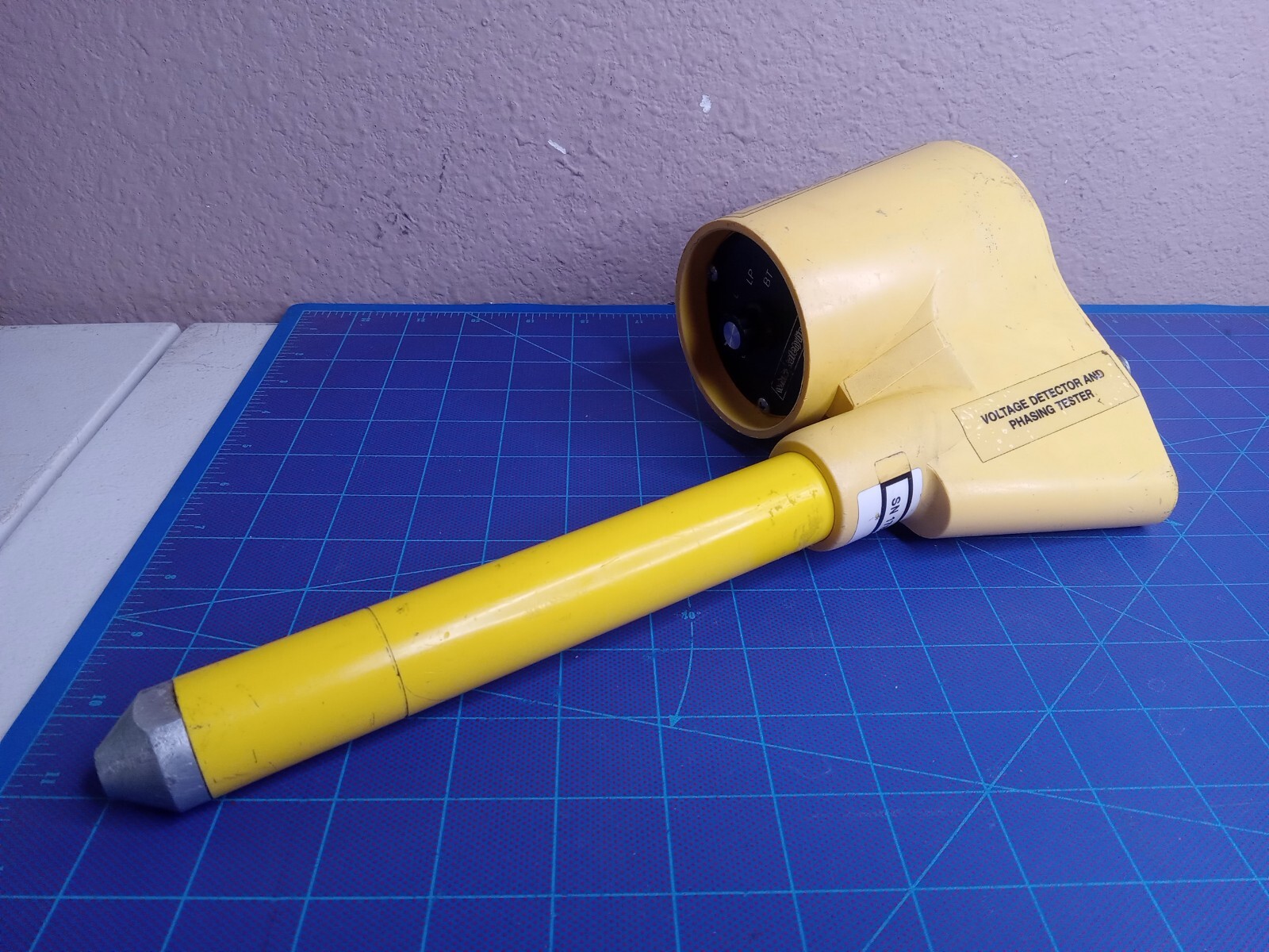 White Safety Line Voltage Detector (Bierer Analog Voltage Detector) UNTESTED
