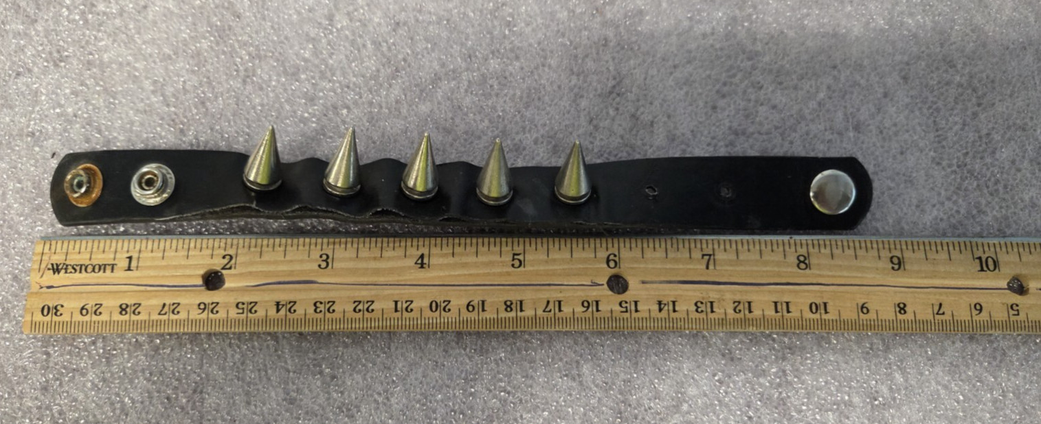 BRACELETE - SPIKED - LEATHER - BLACK - 8.5"