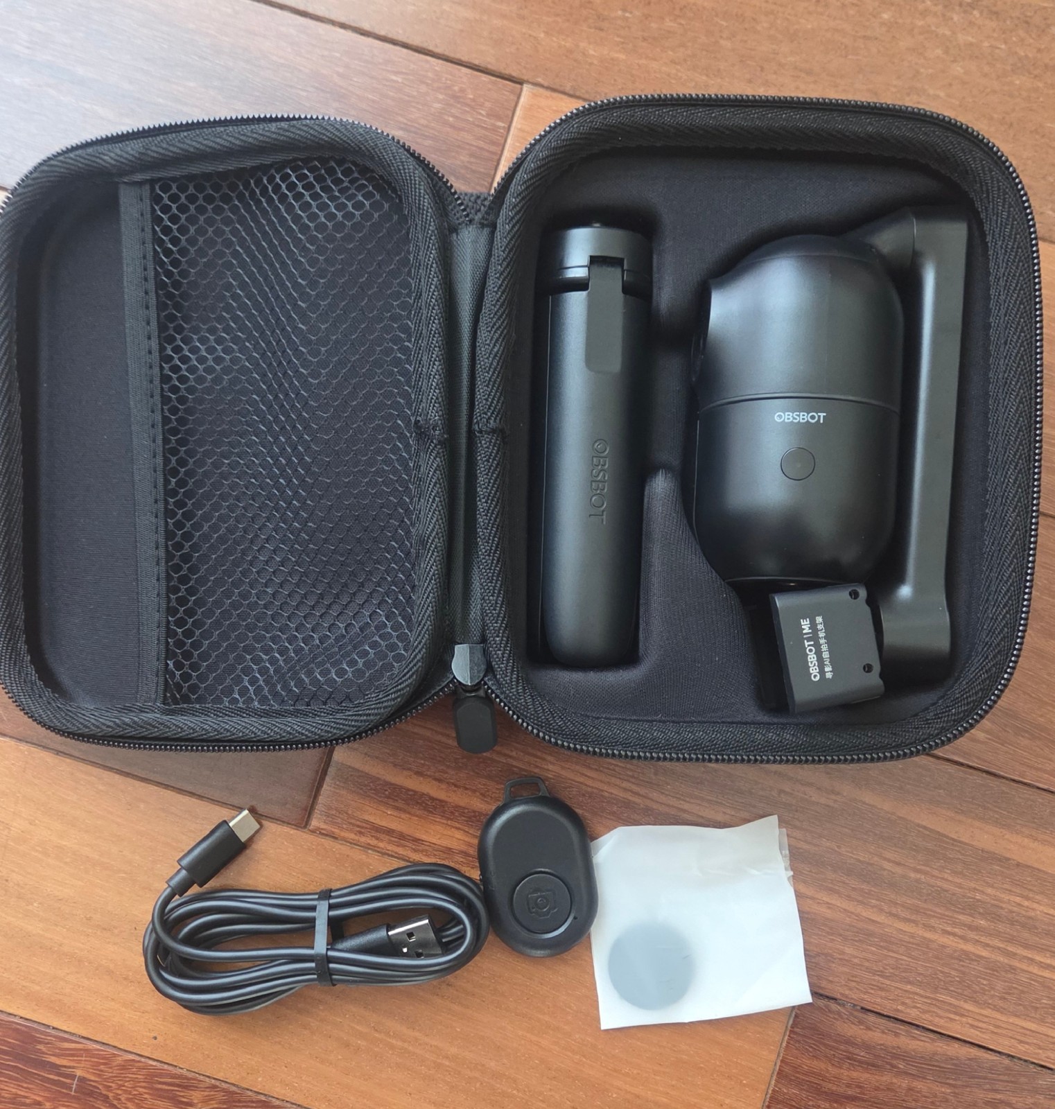 OBSBOT Me AI-Powered Auto-Tracking Phone Mount Tripod Black + Extra