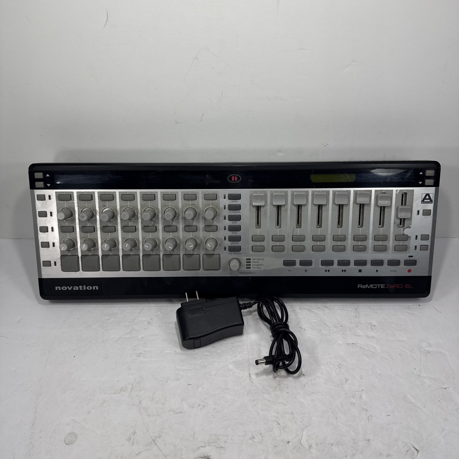 Novation Remote Zero SL Midi Controller ⚠️UNTESTED CRACKED SCREEN⚠️