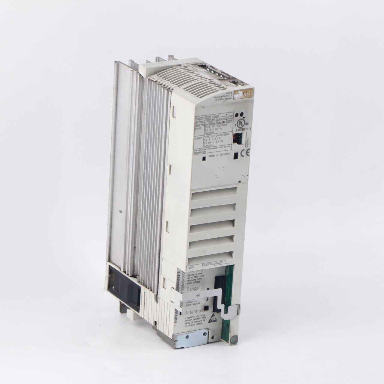 NEW Lenze E82EV152K4C200 Inverter E82EV152-4C200 IN BOX
