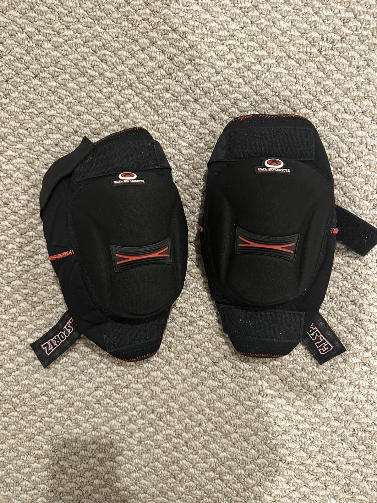 GI Sportz GI Paintball Knee Pads - Black/Red - S/M
