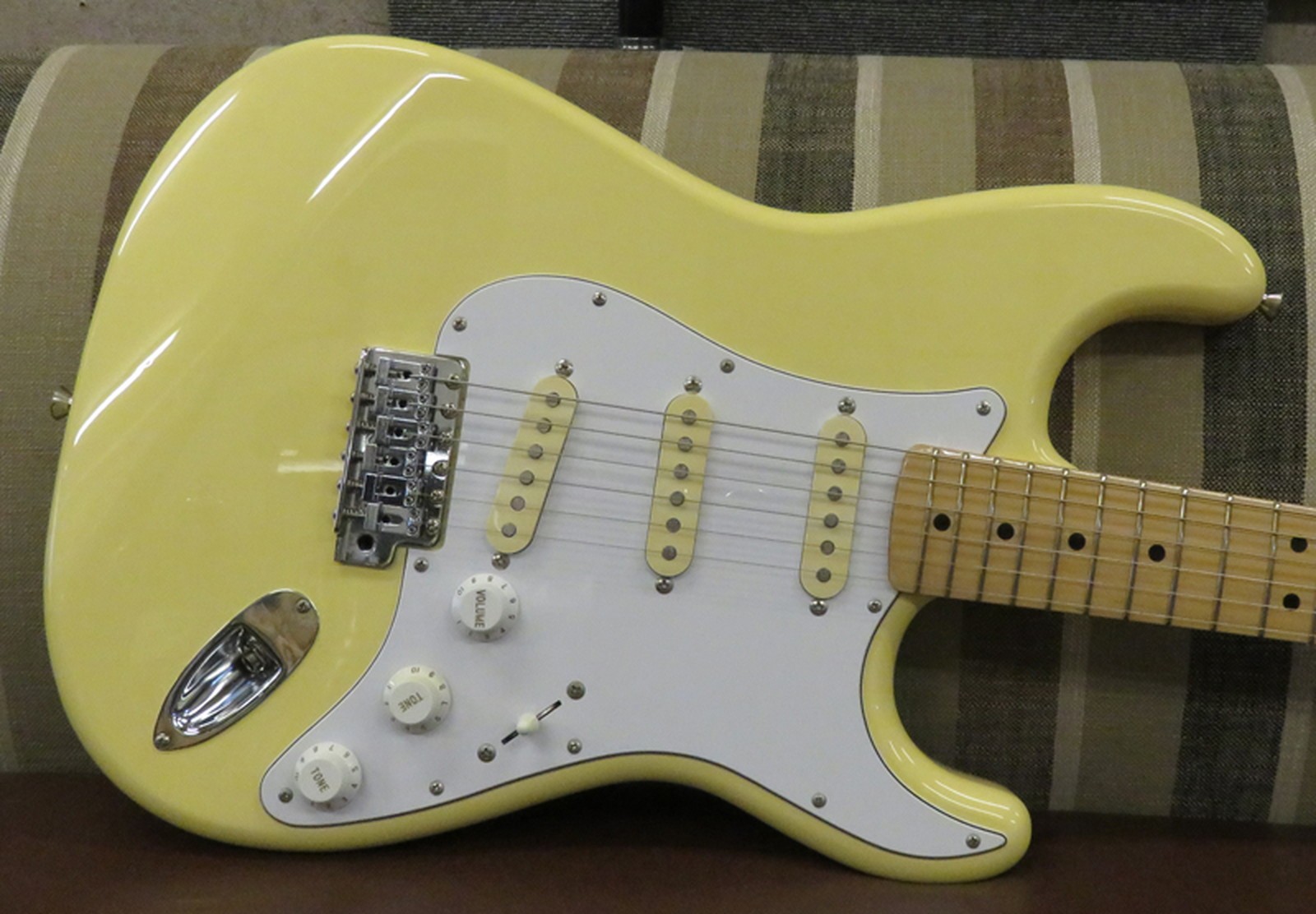 Fender Japan ST72 YWH Used 2010-2012 Basswood Body Maple Neck w/Soft Case