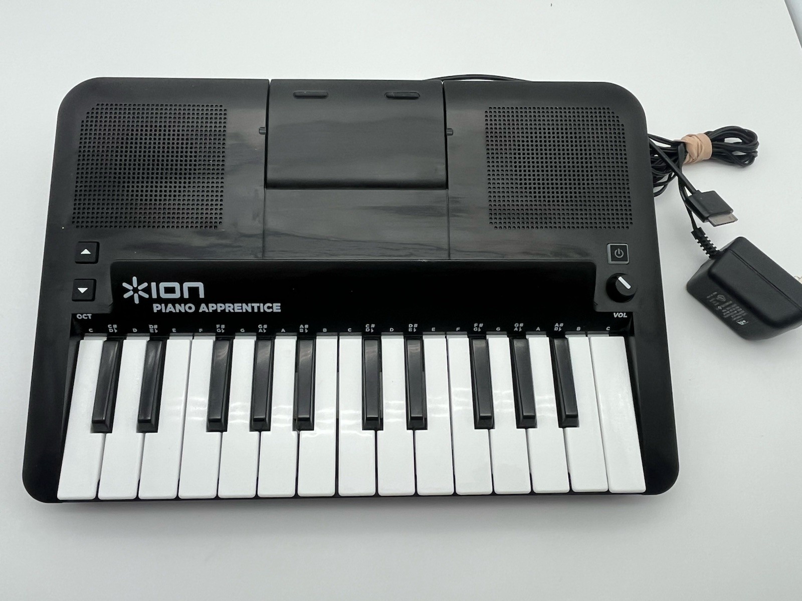ION APPRENTICE 25 KEY PIANO LEARNING SYSTEM FOR iPAD iPHONE iPOD + POWER ADAPTER