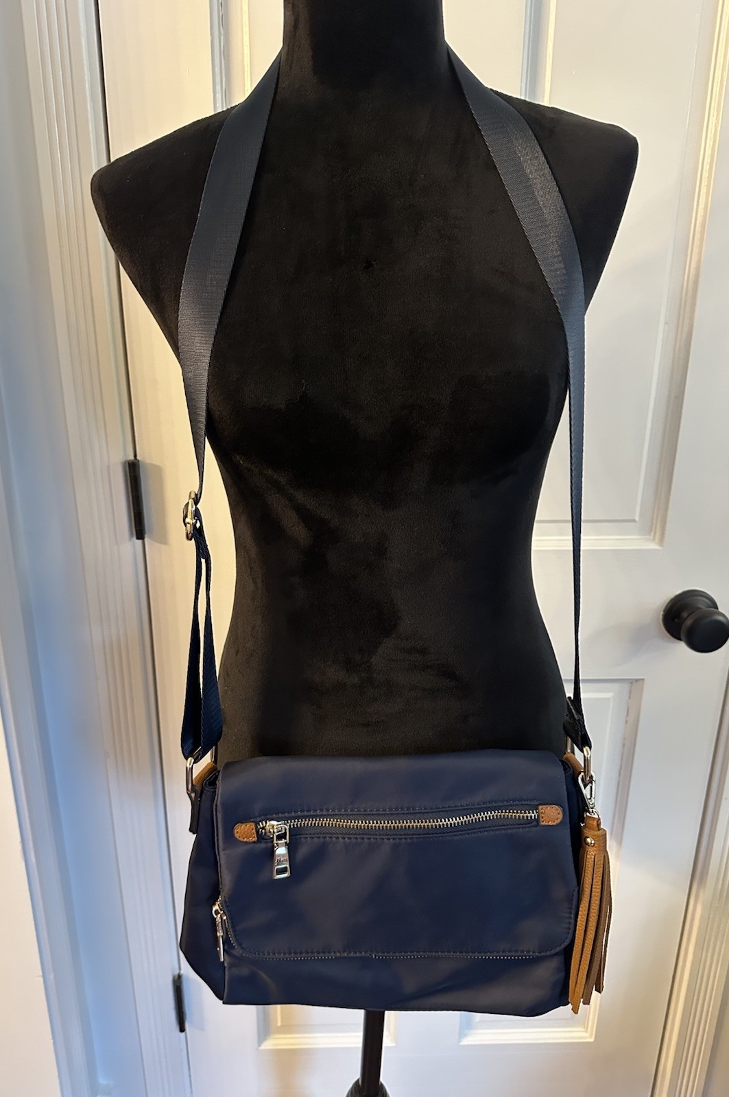 Bass Crossbody Nylon Travel Zipper Compartments Water Repellent Handbag Navyblue