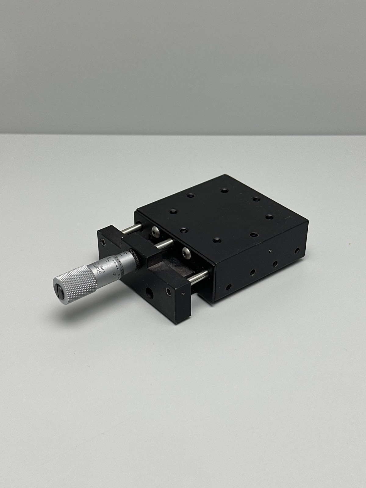 Linear Positioning Stage 2 5/8" x 2 5/8" w/Starrett 463 Micrometer