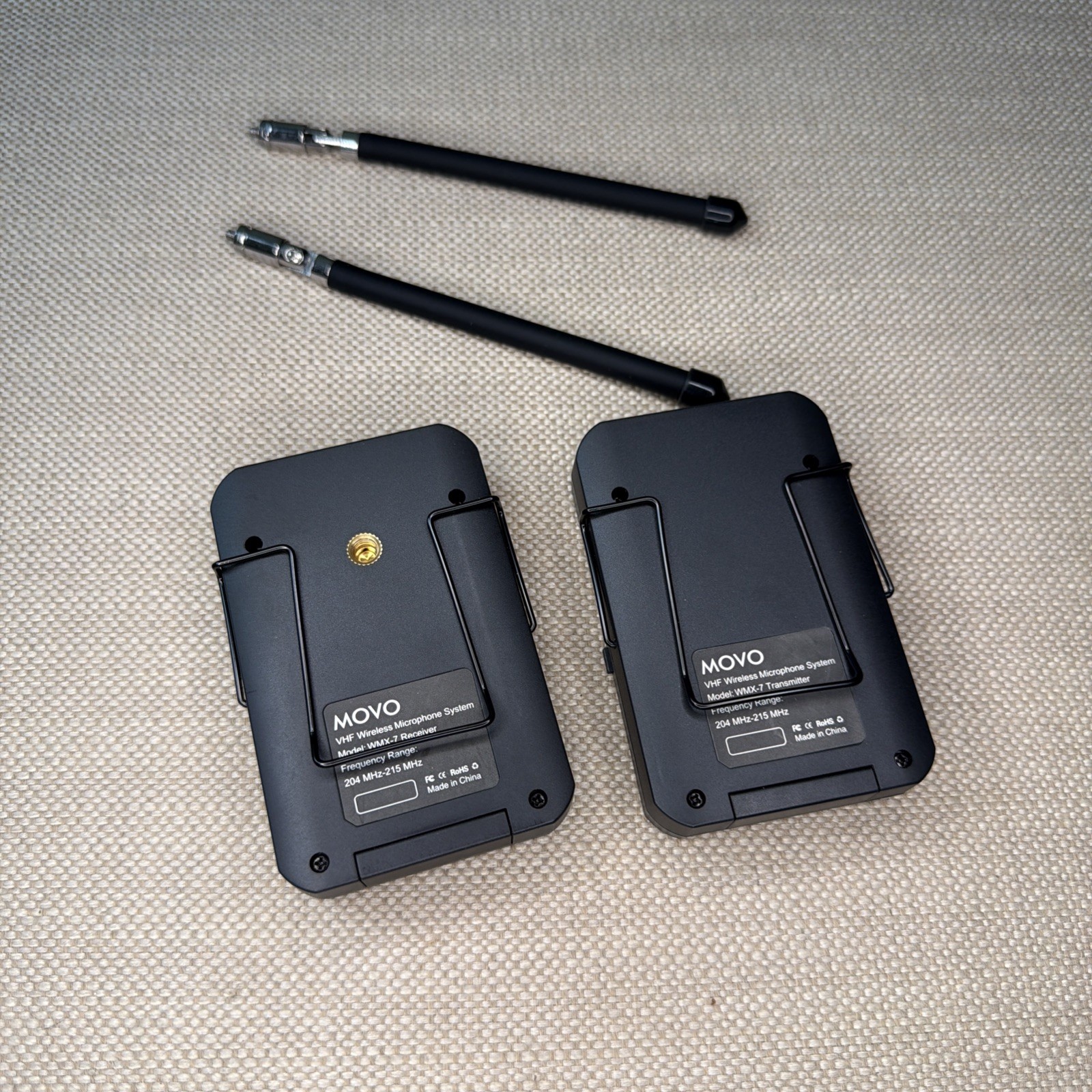 Movo WMX-7 Wireless Lavalier Microphone System Transmitter Receiver Set + Case