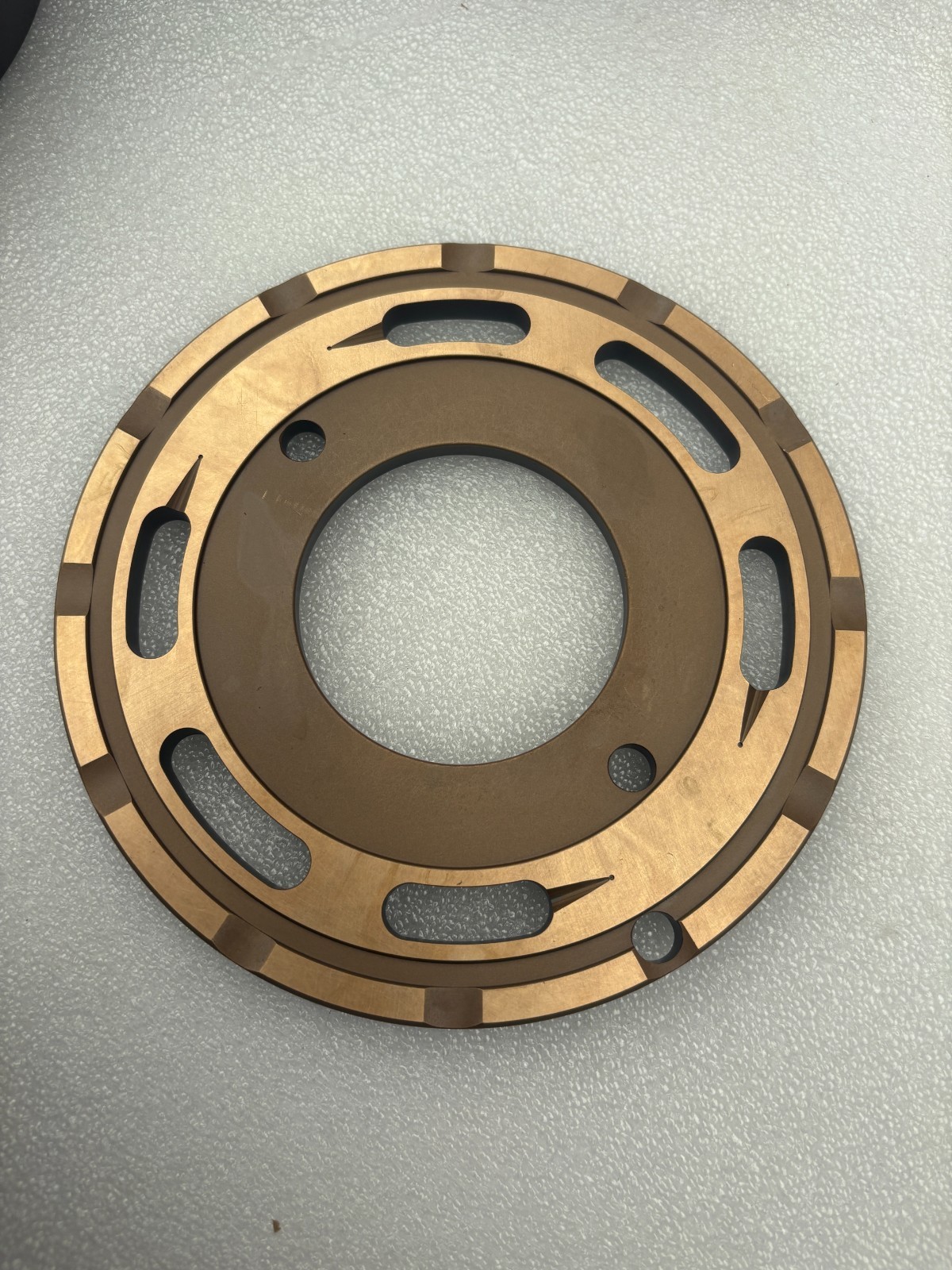 HMGF68 Travel Motor VALVE PLATE Fits For Hitachi ZX350-3 ZX330-3ZX360-3 ZX370-3