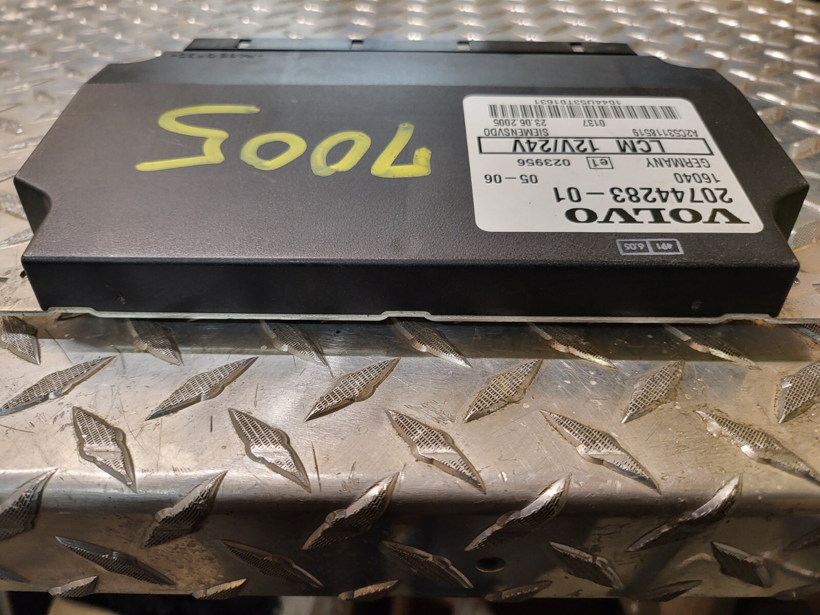 VOLVO LIGHT CONTROL MODULE LCM 20744283-01