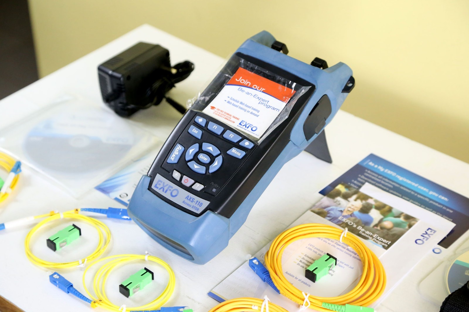 NEW EXFO SM OTDR AXS-110-23B-04B-EA-EA, 1625nm ACTIV 37db,  1310/1550nm, 37/35db