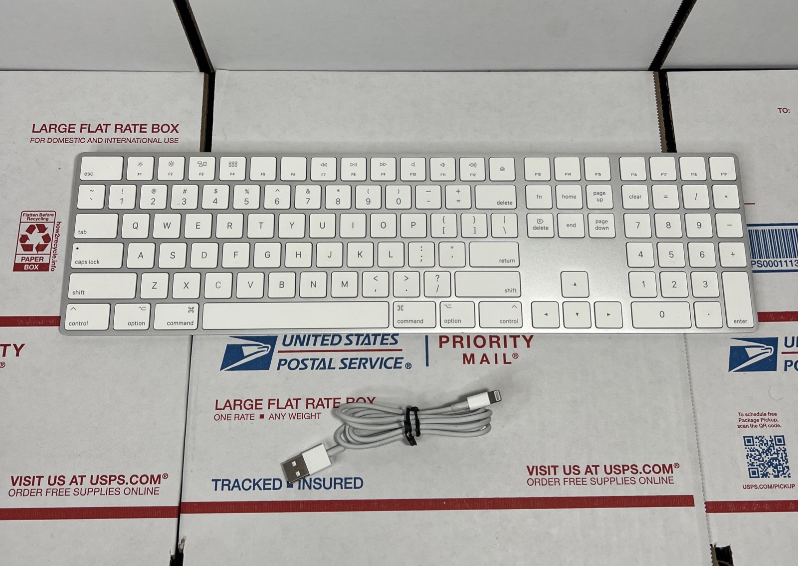 Apple A1843 Magic Keyboard with Numeric Keypad + Cable - SAME DAY - WARRANTY