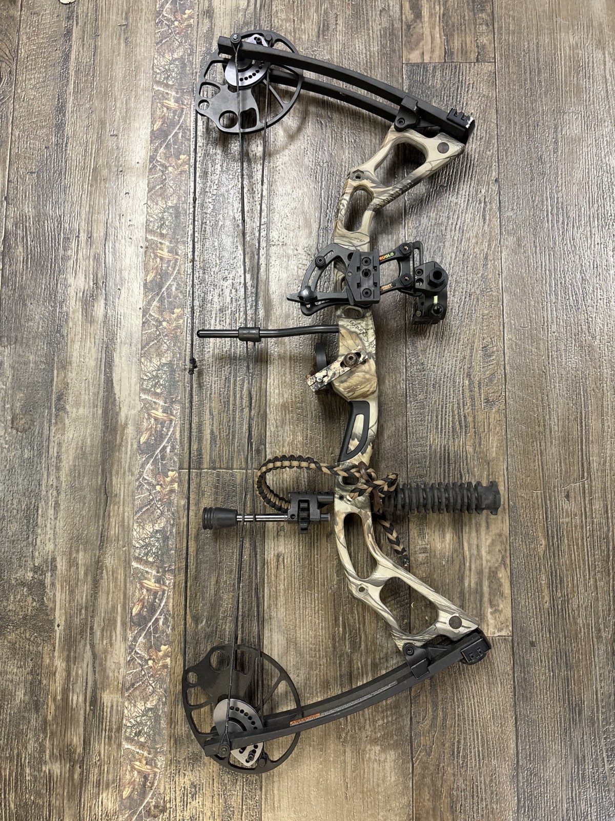 CenterPoint EOS Hunter compound bow RH