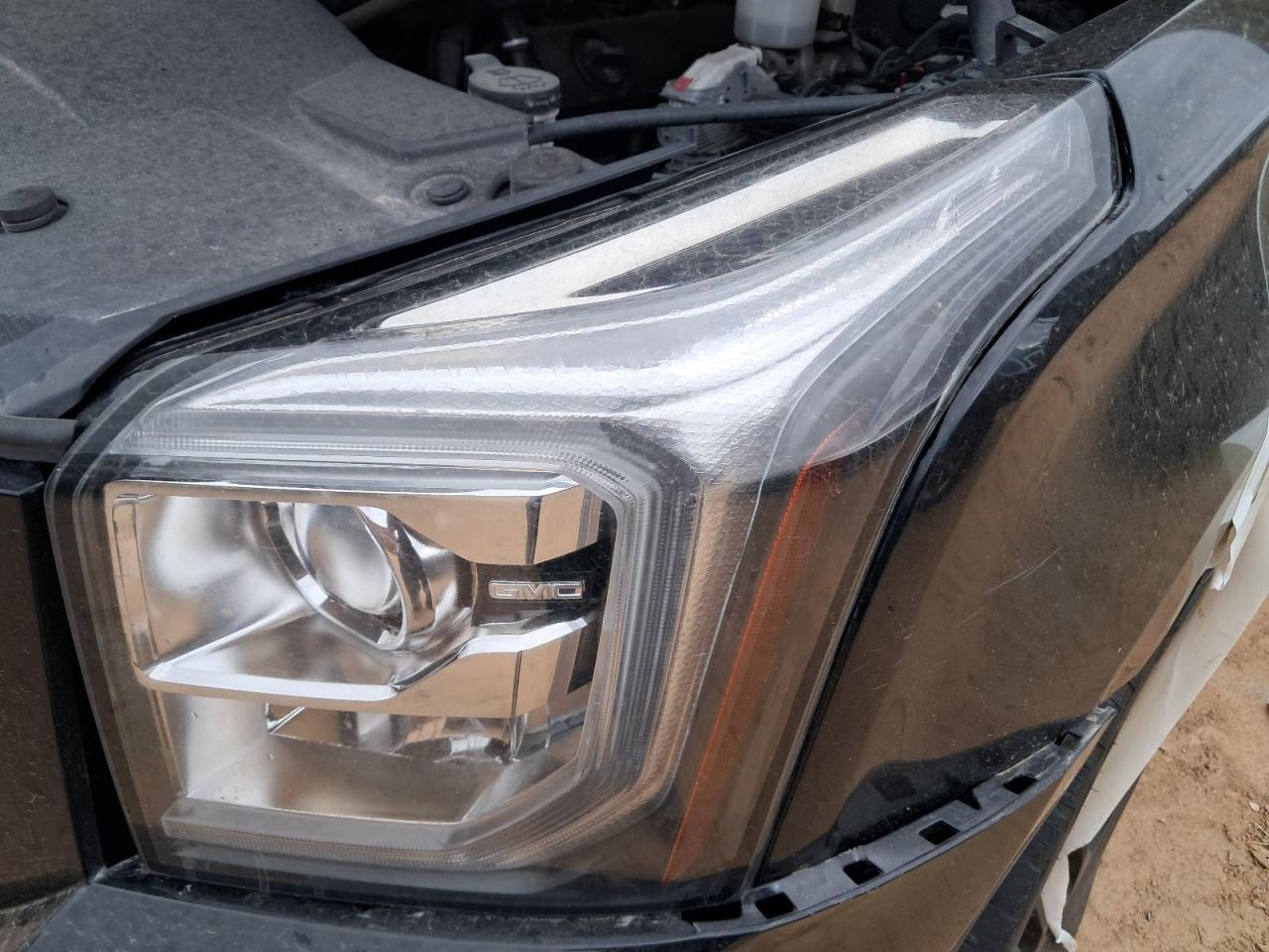 YUKONXL15 2016 Glove Box 4834620