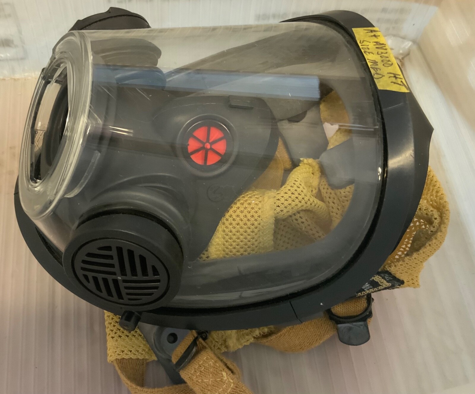 Scott AV3000 HT Firefighter SCBA Mask with KevlarHeadnet Com Bracket Size Medium