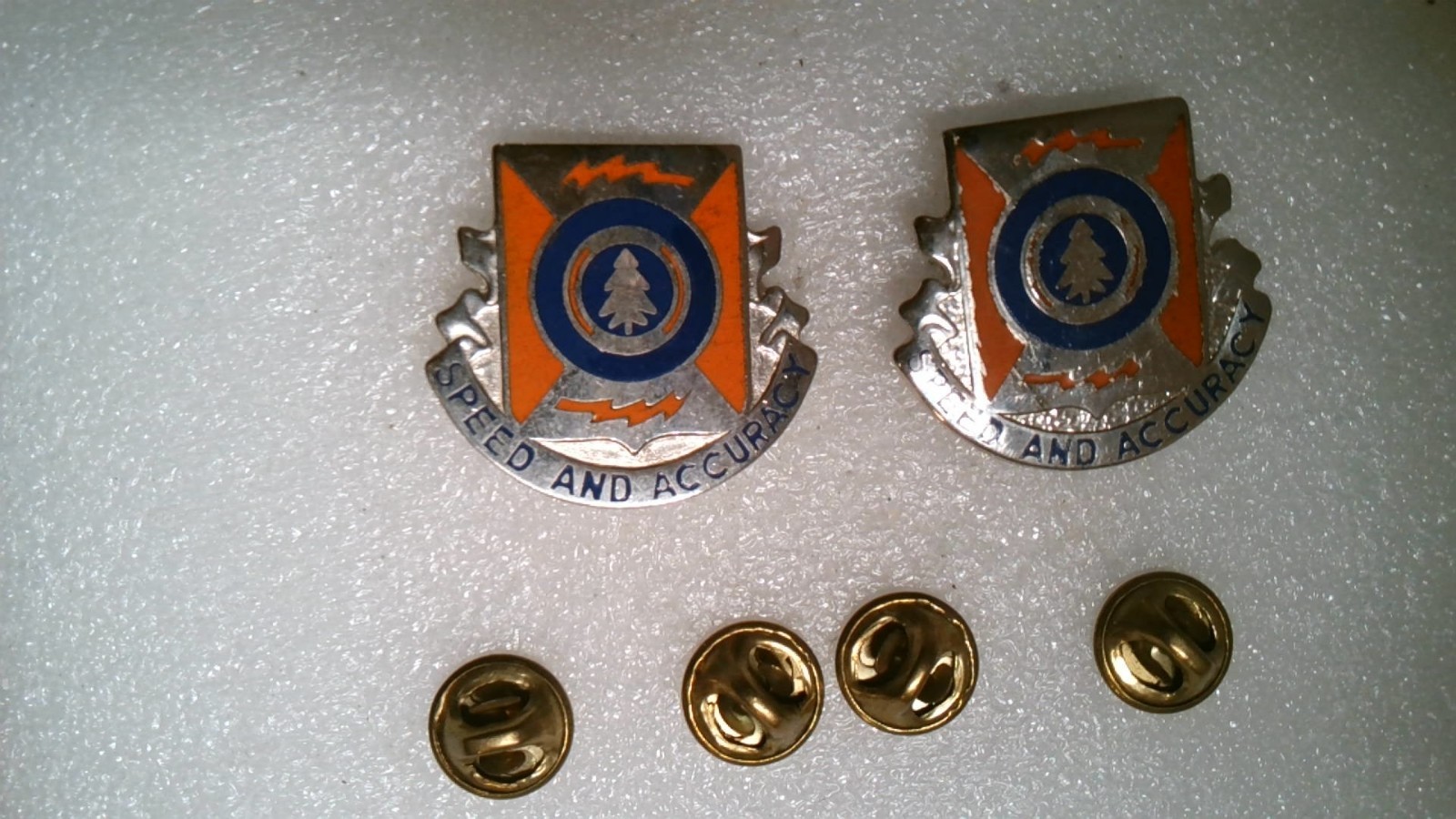 MILITARY INSIGNIA CREST SET OF 2 US ARMY 327TH SIGNAL BATTALION AIRBORNE