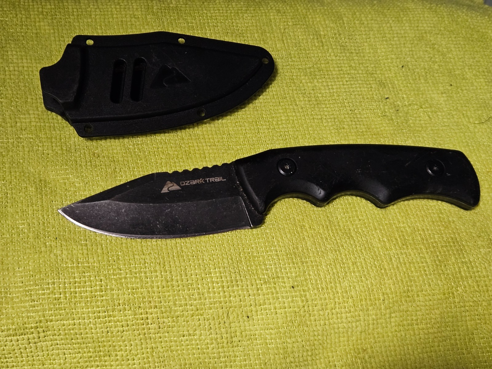 Ozark Trail 7" Fixed Blade Knife & Kydex Sheath with Belt Clip