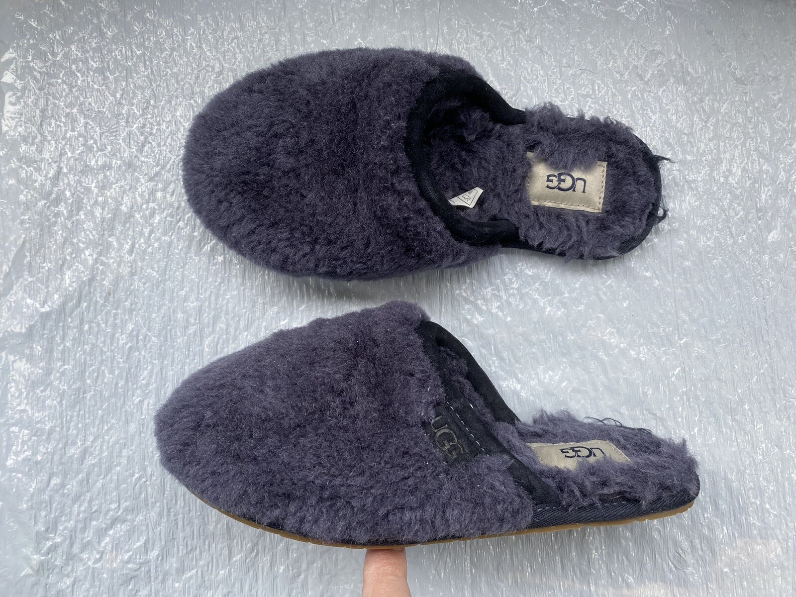 UGG Women’s Fluffette Slipper True Navy Slip On Sheepskin Sz 6 US