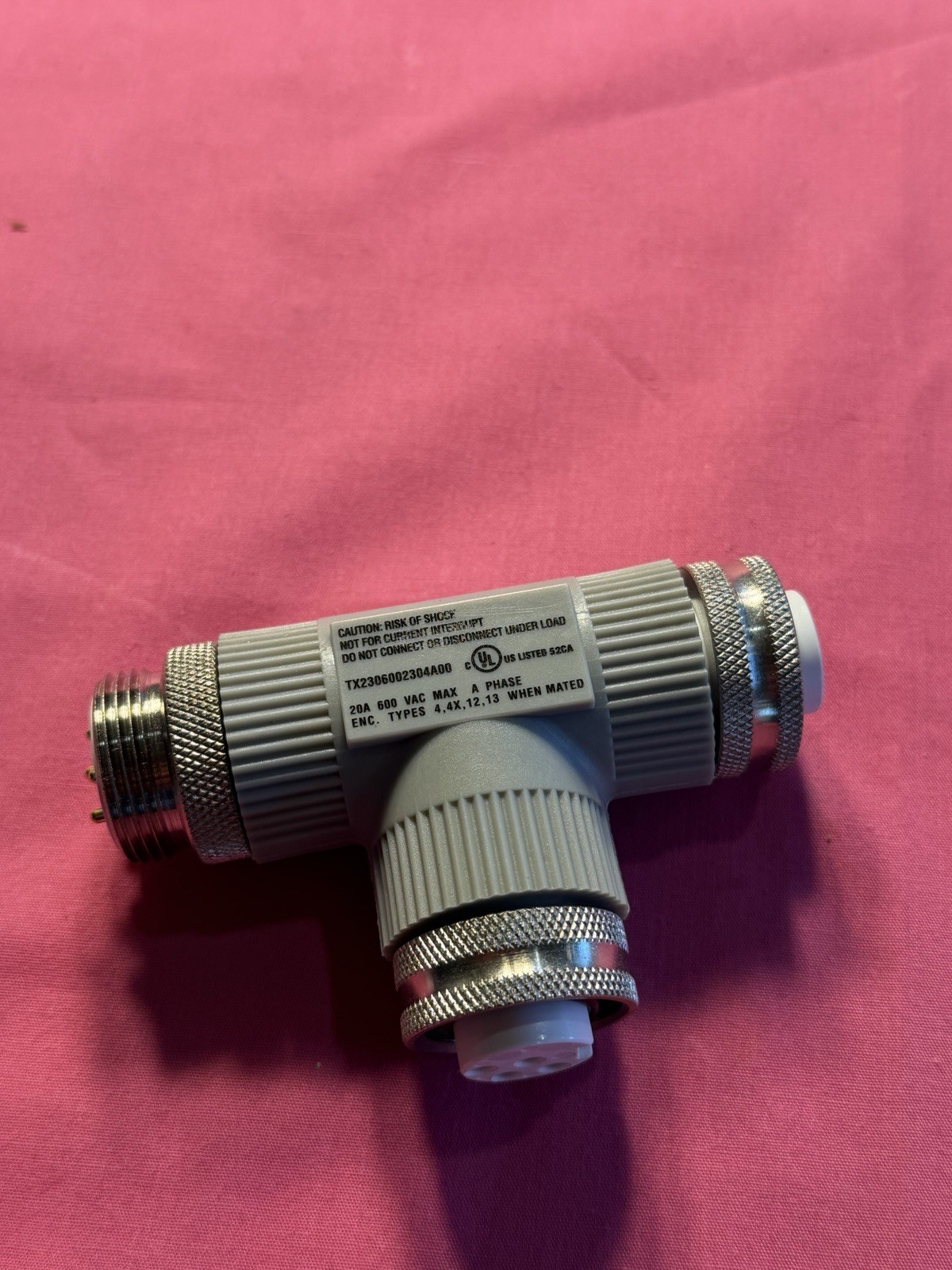 Hubbell TX2306002304A00 T-Connector