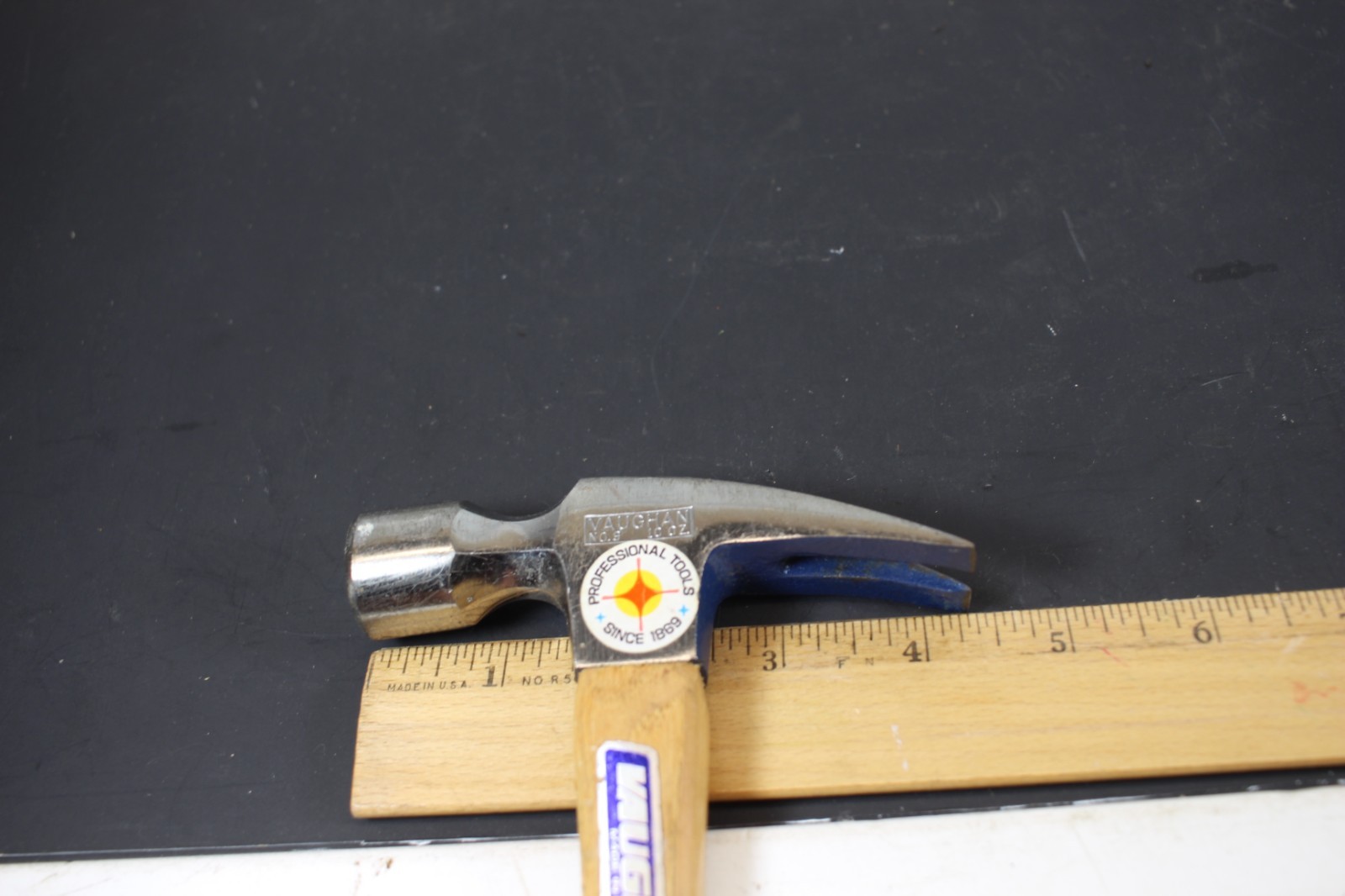Vaughn 10oz. No.9 Claw hammer USA