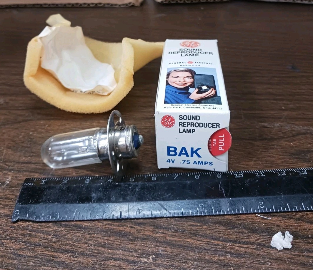 GE  BAK 4V .75A Sound Exciter Lamp For Bell And Howell / Elmo *NEW
