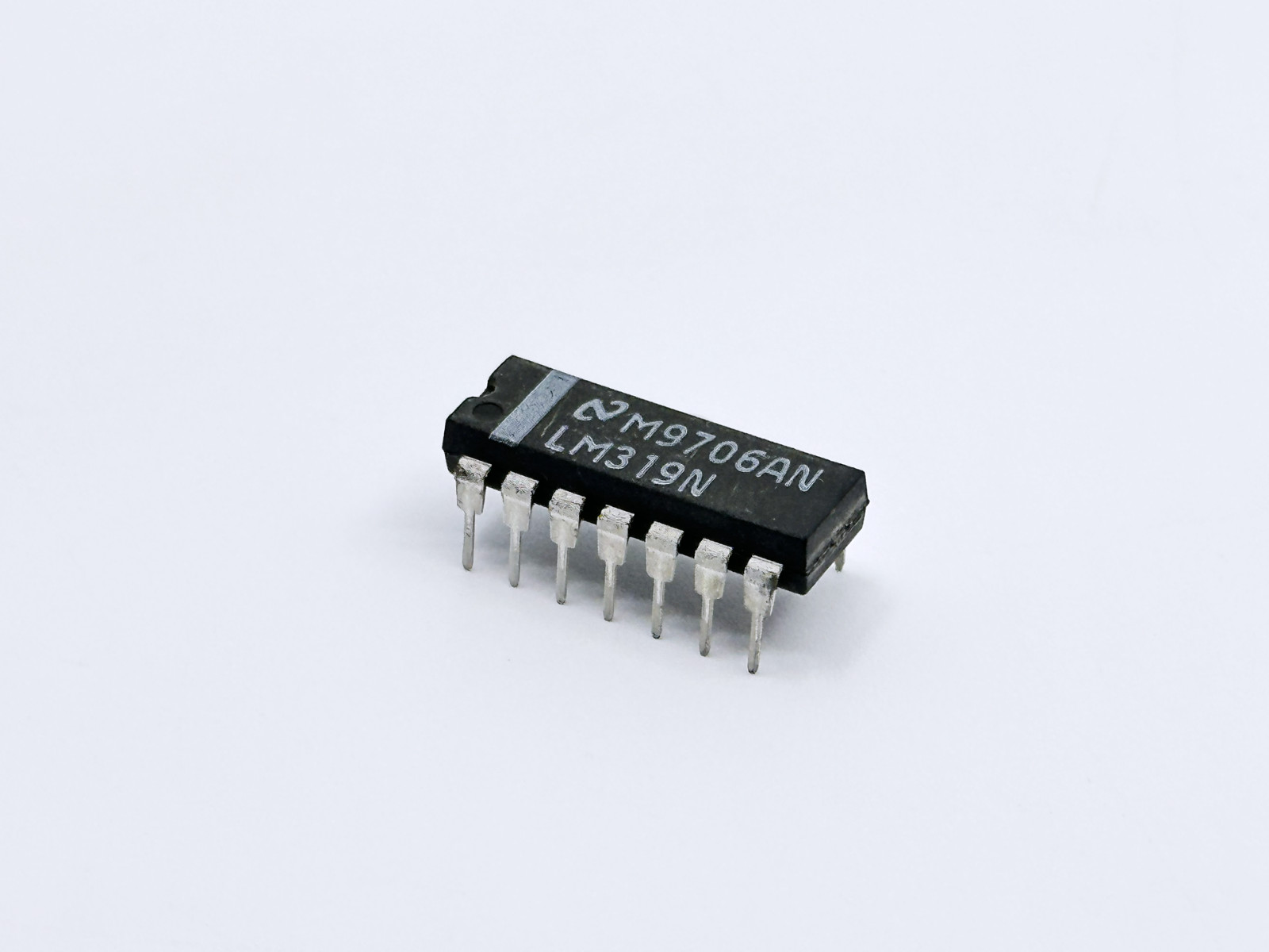 5PCS LM319N NSC Dual High Speed Comparator IC Open Collector Outputs DIP-14