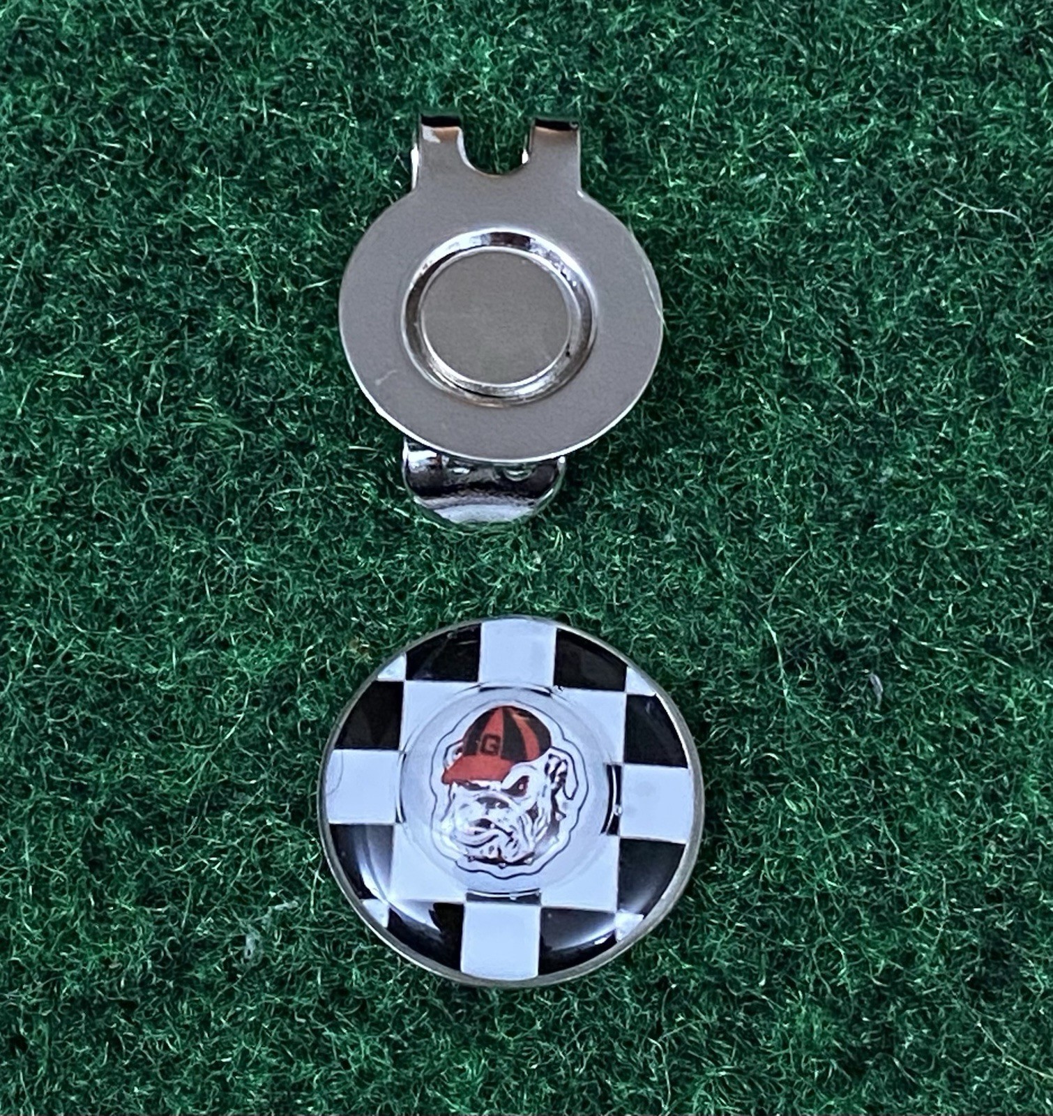 University Of Georgia Bulldogs Golf Ball Marker W/ Magnetic 🧲 Divot Tool.
