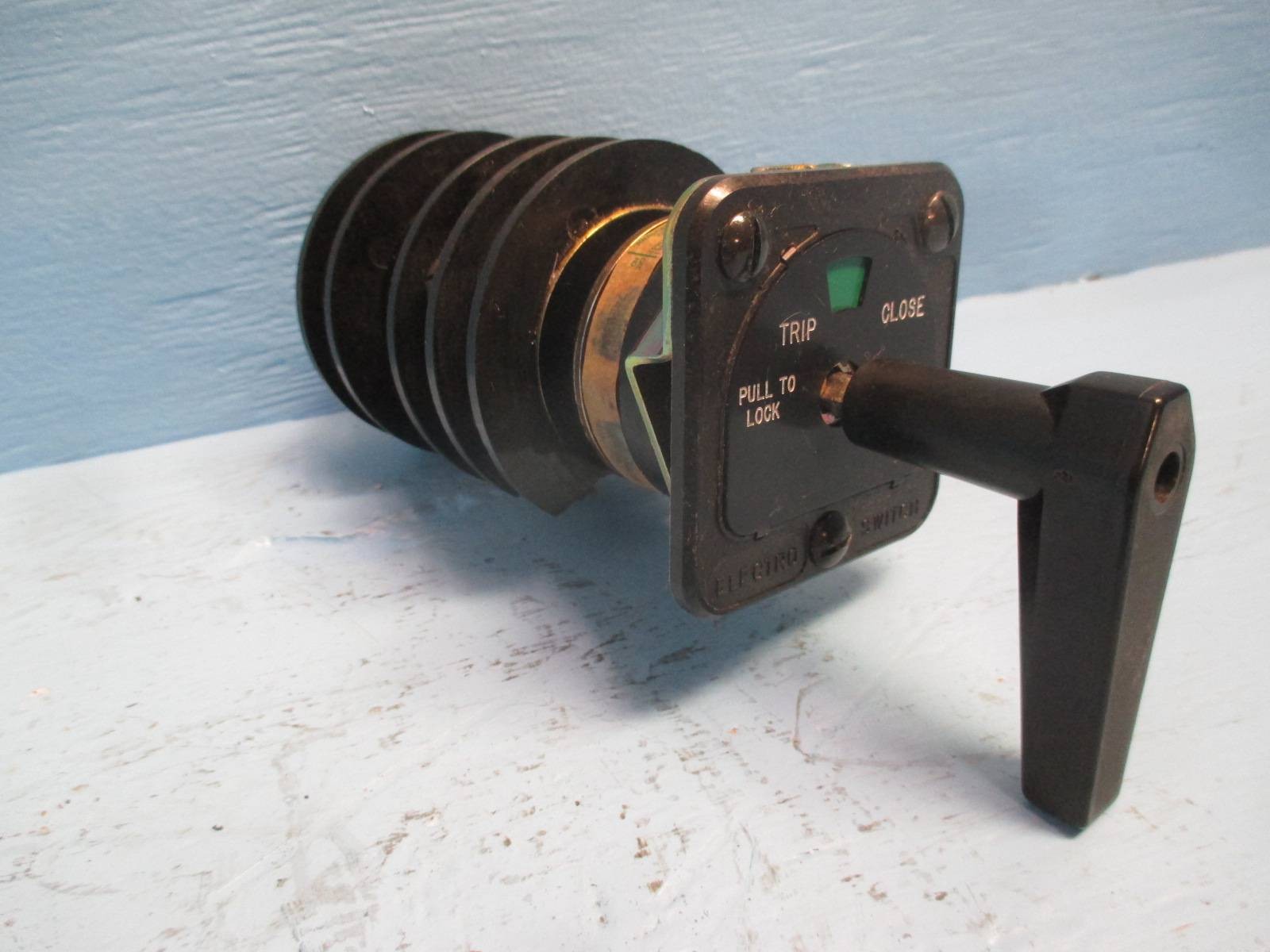 Electroswitch 74203WW 20A 600V Trip Close Rotary Switch Series 24 flaw