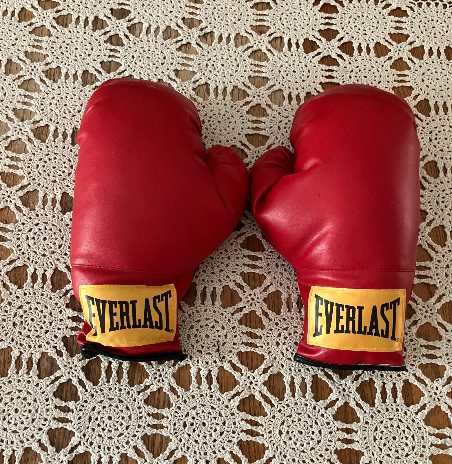 Vintage Everlast Red Yellow Label 14oz. Boxing Gloves made in Vietnam