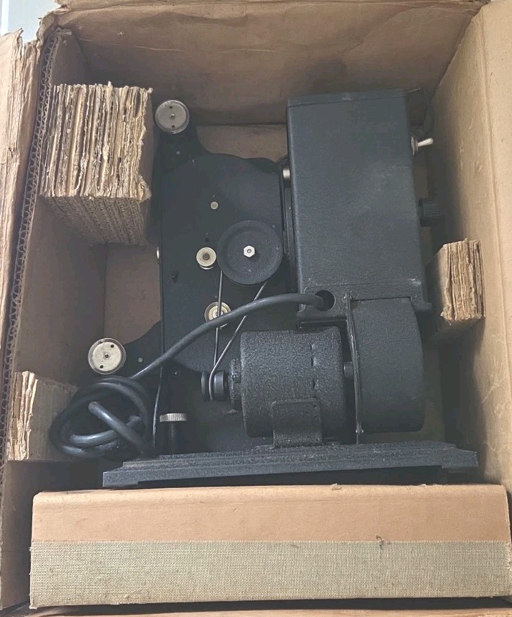 WORKING 1937 Vintage Kodak Kodascope Eight Model 50 8mm Film Projector Orig. Box