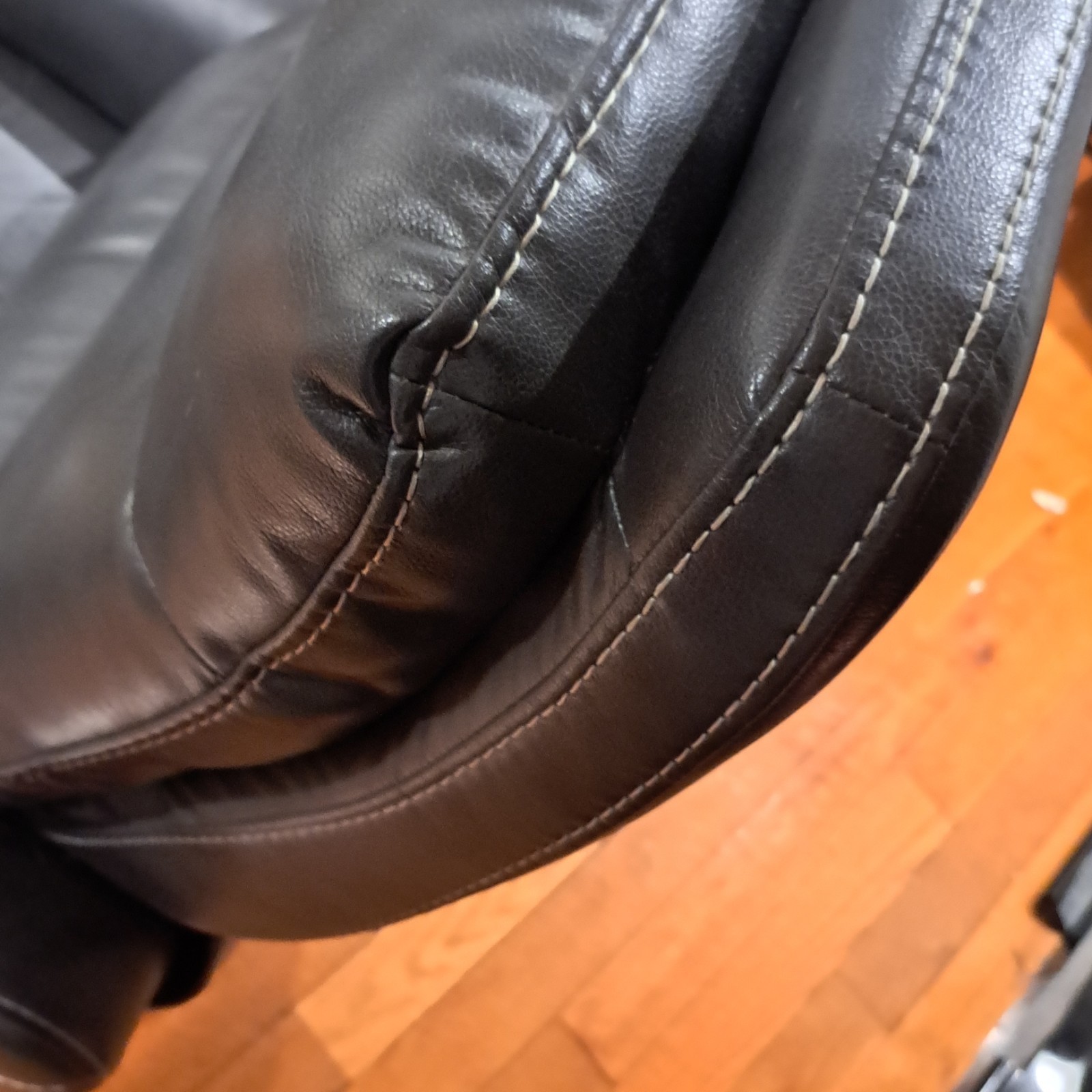 PICKUP: Timberland Leather Recliner – Excellent 🛋️✨