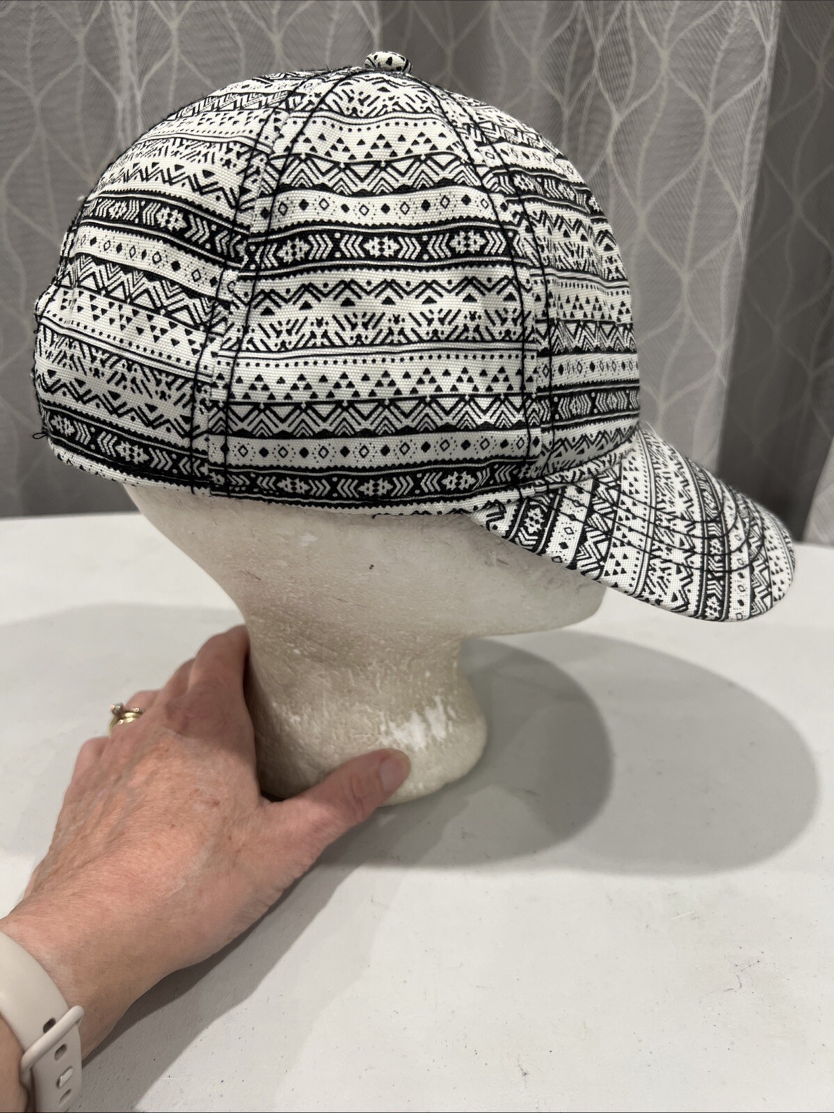 Aztec Design Strip Black White Hat Cap Snapback Unbranded