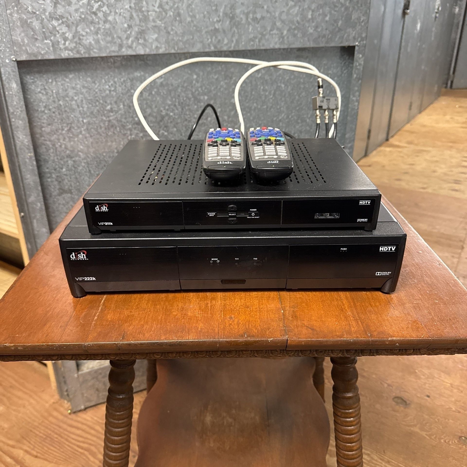 DISH NETWORK VIP211K TV RECEIVER W/ REMOTE & DE24 Receiver w/ Remote (2 units)