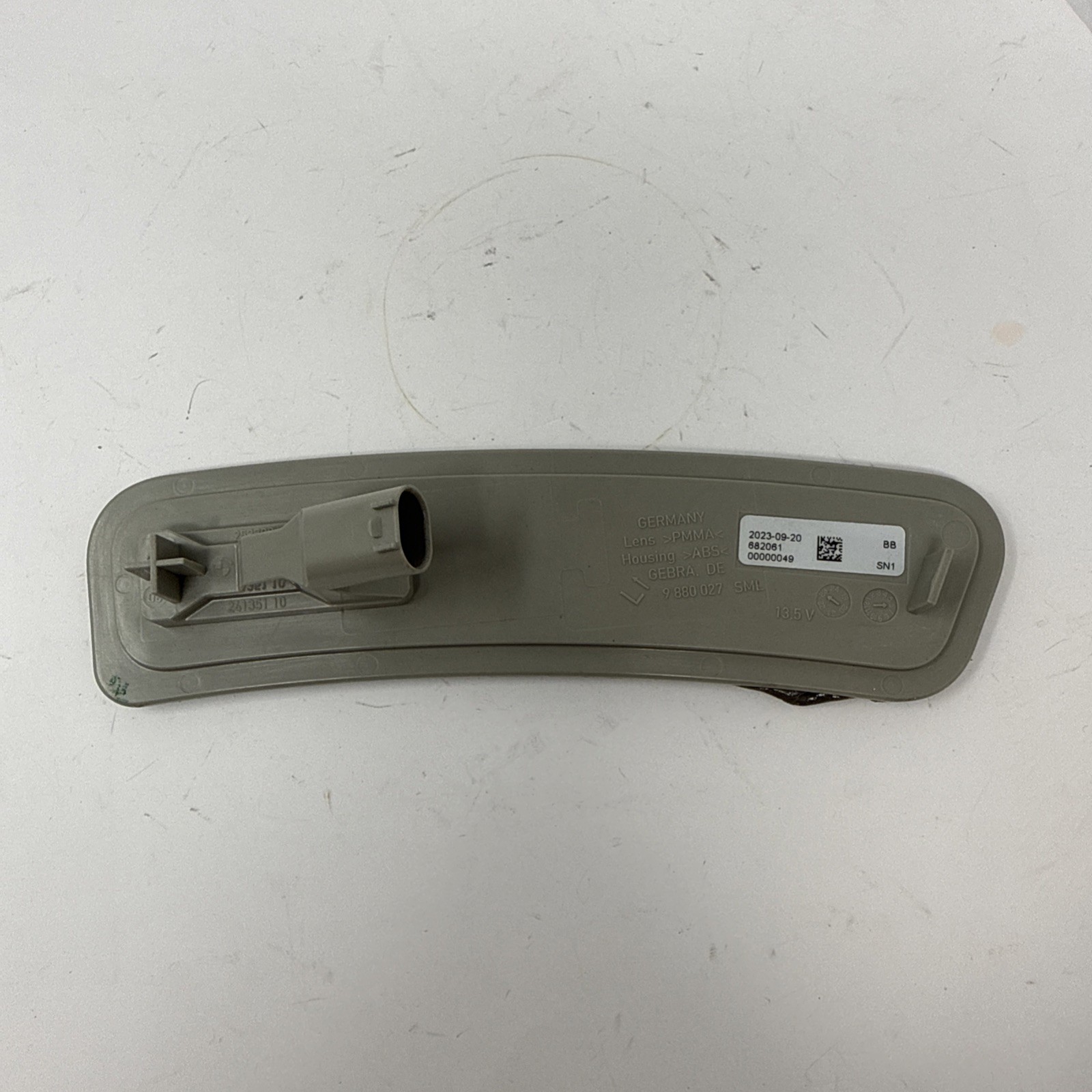 23-25 BMW 7 SERIES LEFT REFLECTOR PANEL LIGHT LAMP SIDE 63149880027 OEM