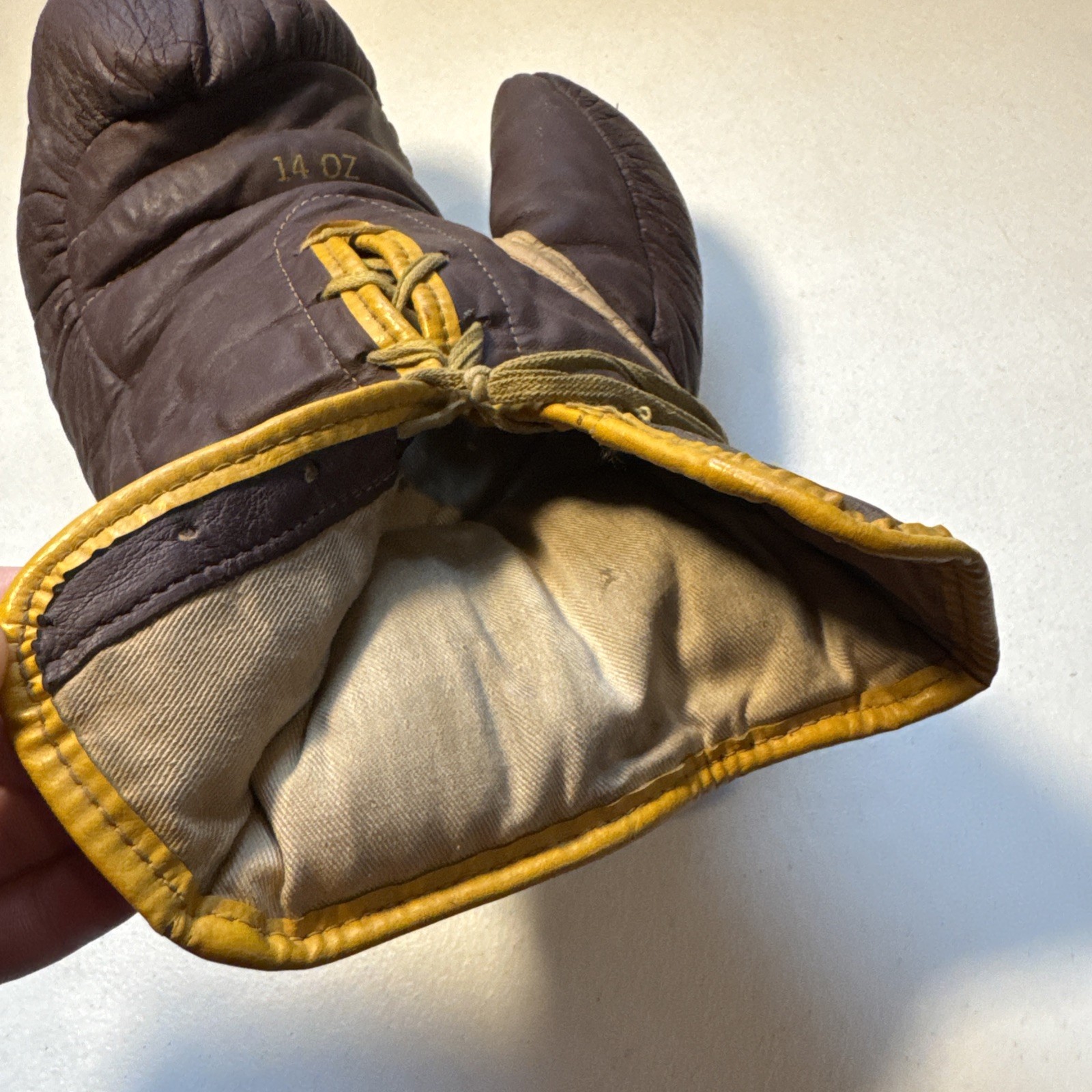Everlast Vintage Boxing Glove (Right) Official Leather Lace-Up 14oz