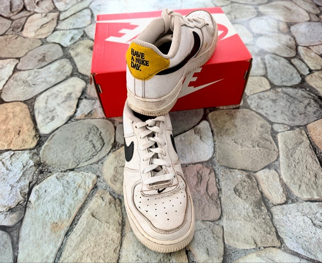 “HAVE A NIKE DAY” SNEAKER-SIZE 4.5