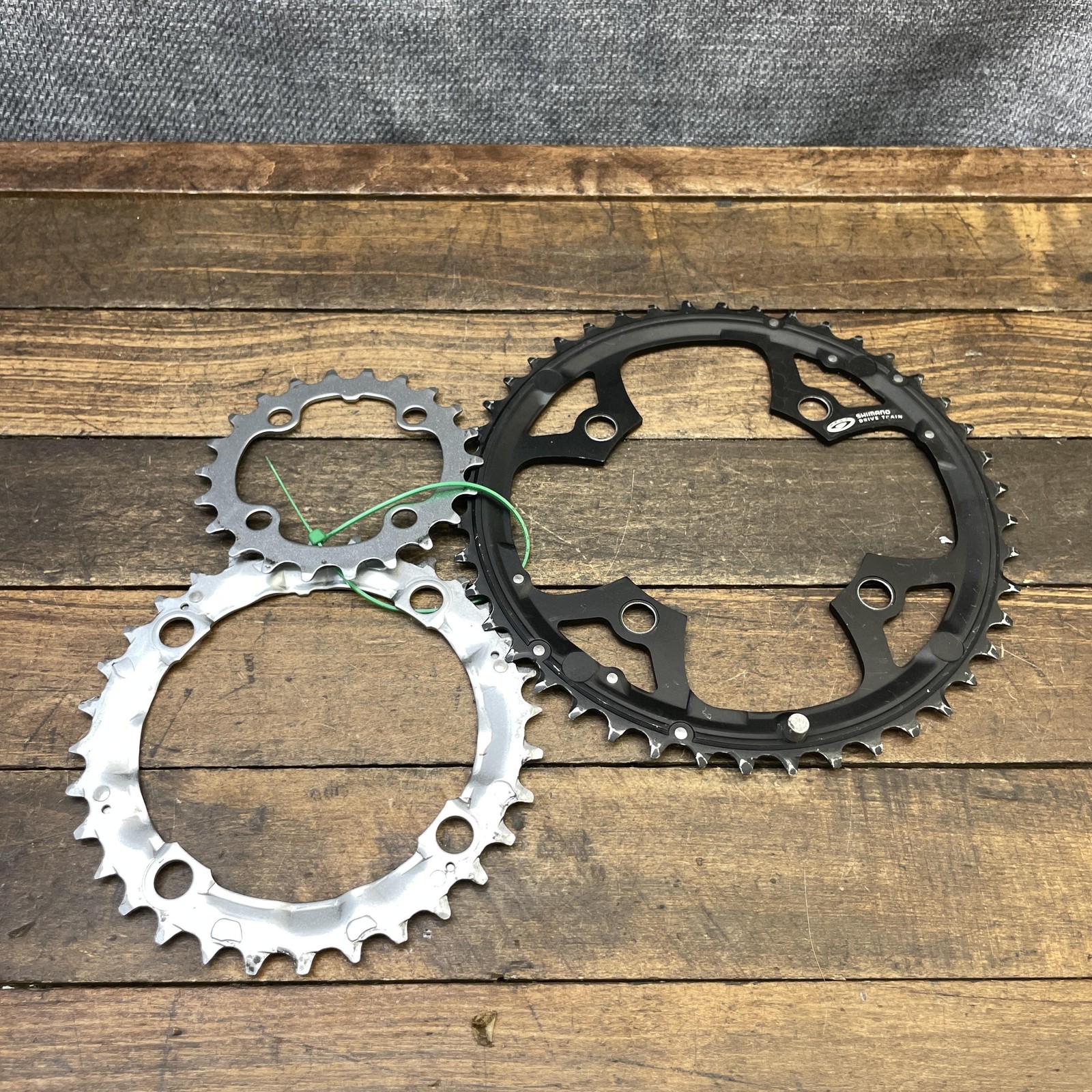 Shimano Mega 9 Chainring Set 104 64 BCD 4-Arm Triple 44/32/22T 90s MTB