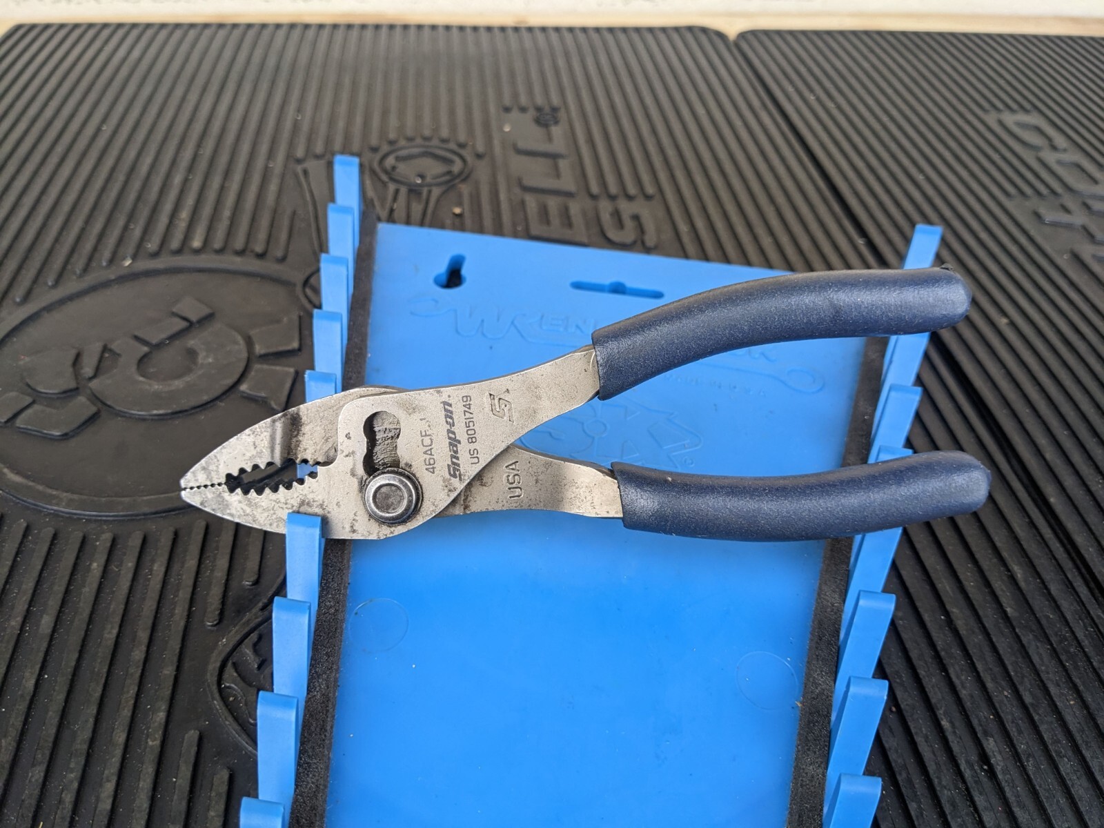 #bb324 Snap On 46ACF Power Blue 6"  Combo Slip Joint Pliers