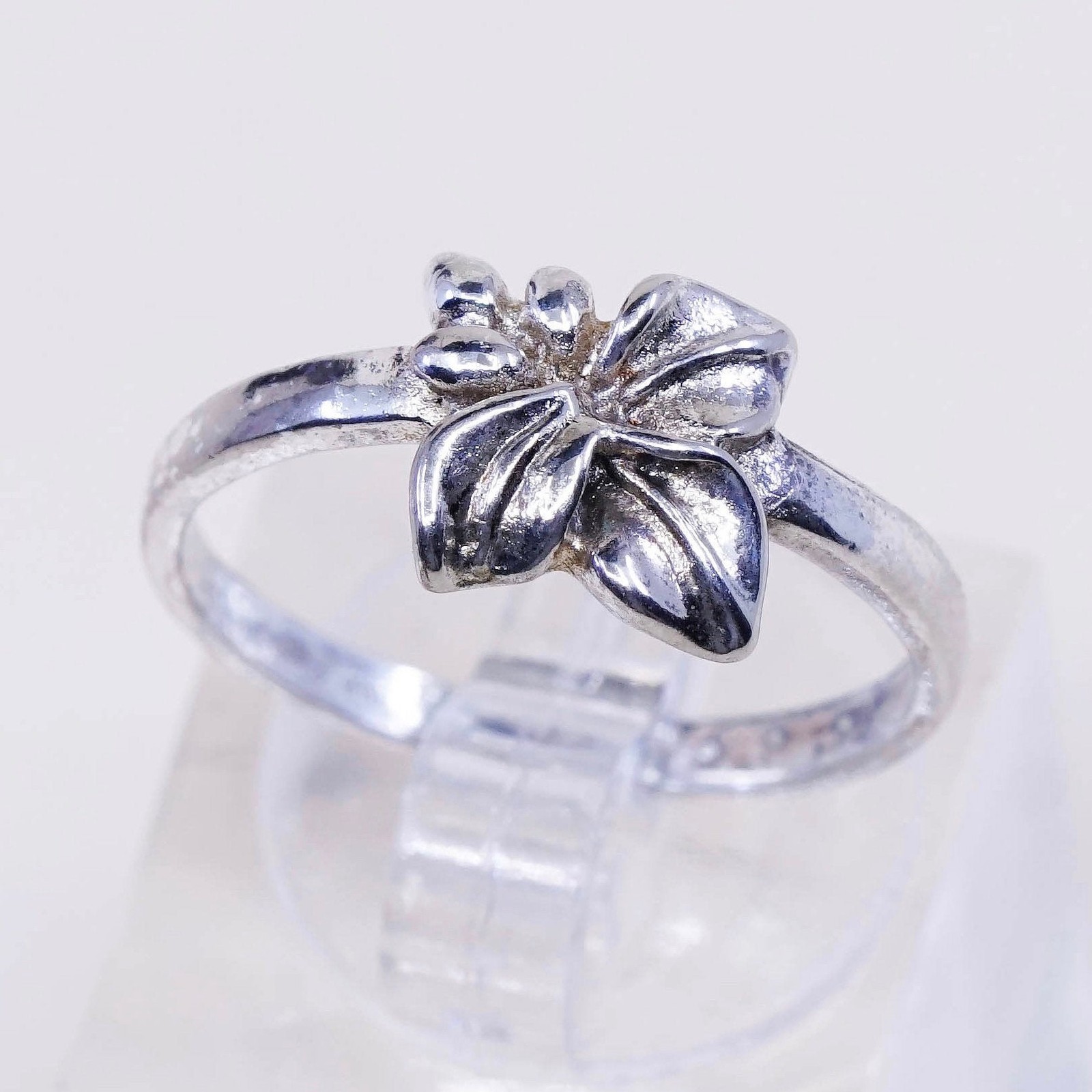 Size 7.25, vintage Sterling silver handmade ring, solid 925 silver with leaves
