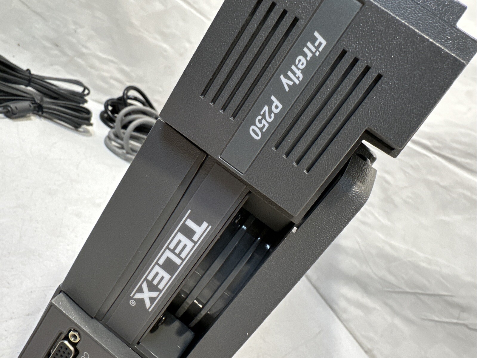 Telex Firefly P250 SVGA LCD Notebook Projector