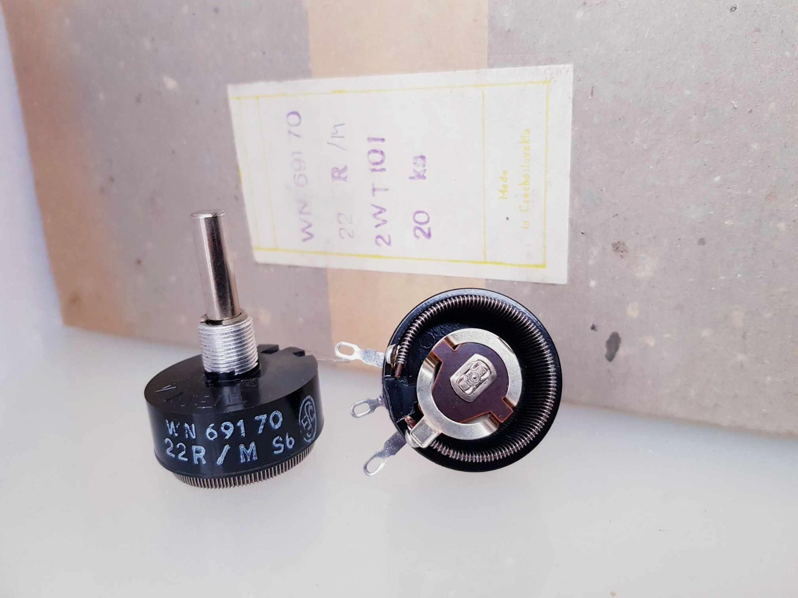 2 x 22 Ohm 2W TESLA Wire Wound Potentiometer WN691 70 2WT101 22ohm NEW