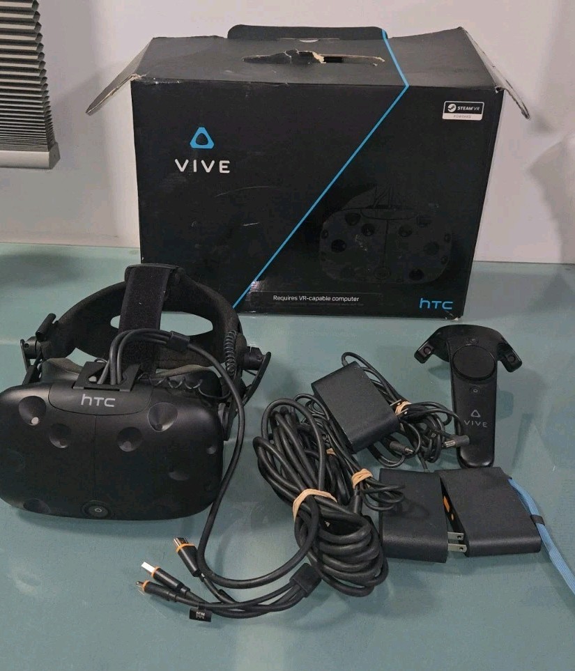 HTC Vive VR Headset w/ Link Box And Cables & Original Box Tested & Working