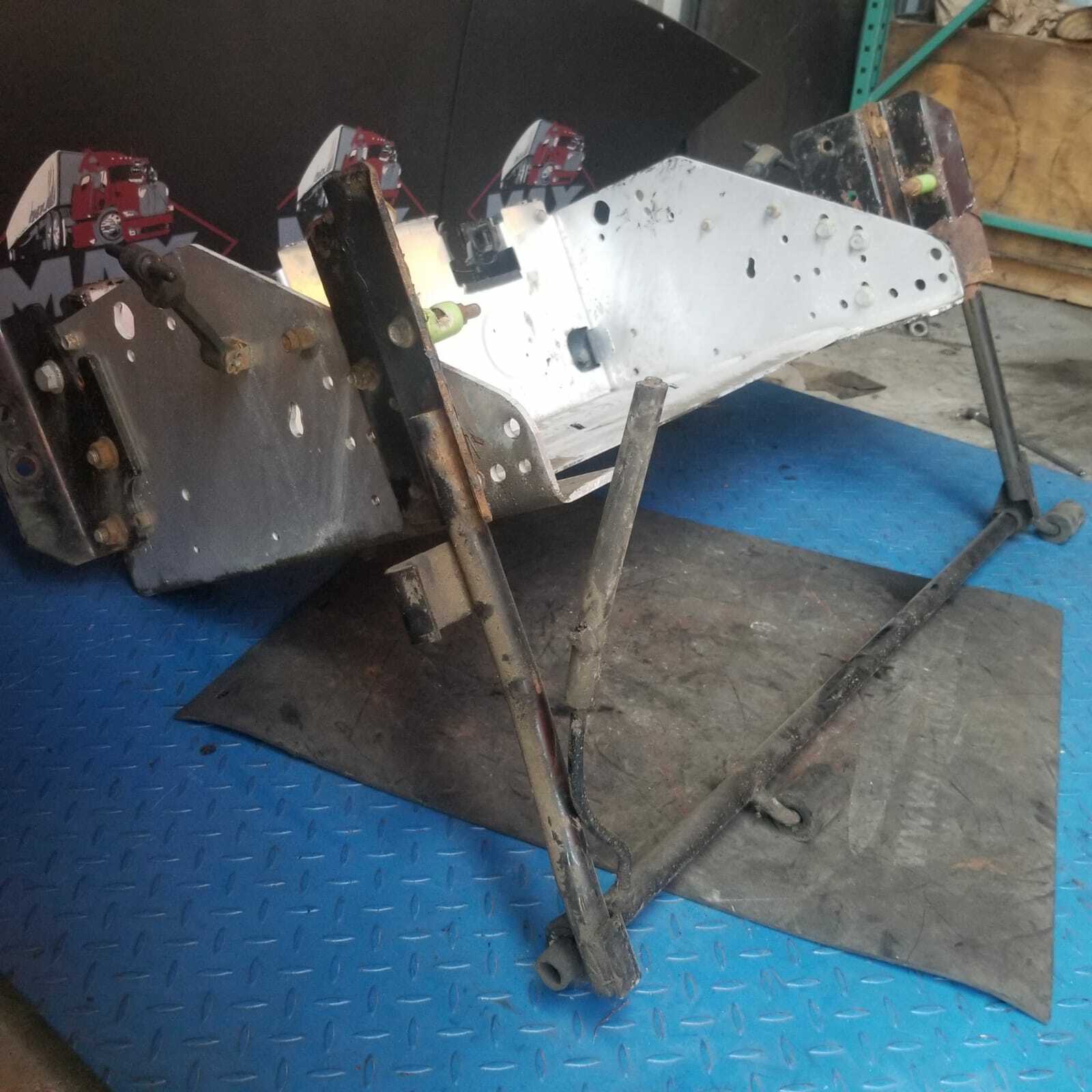2012 INTERNATIONAL PROSTAR BATTERY BOX