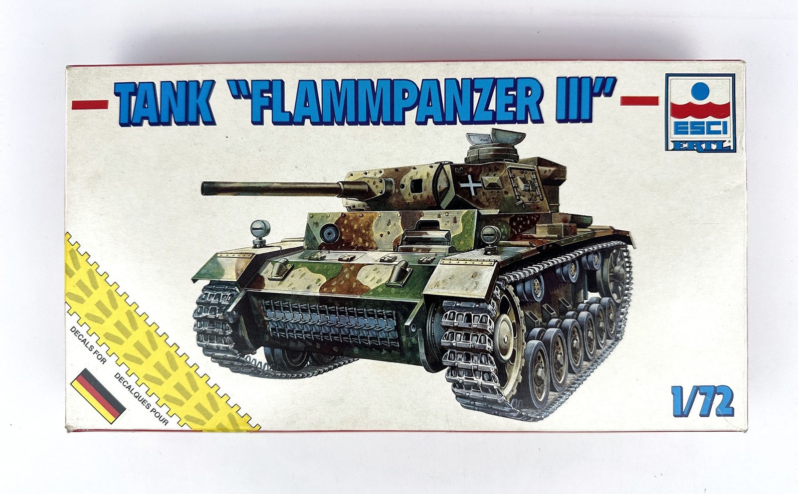 ESCI 8327 Tank Flammpanzer III 1/72 Scale Plastic Model Kit